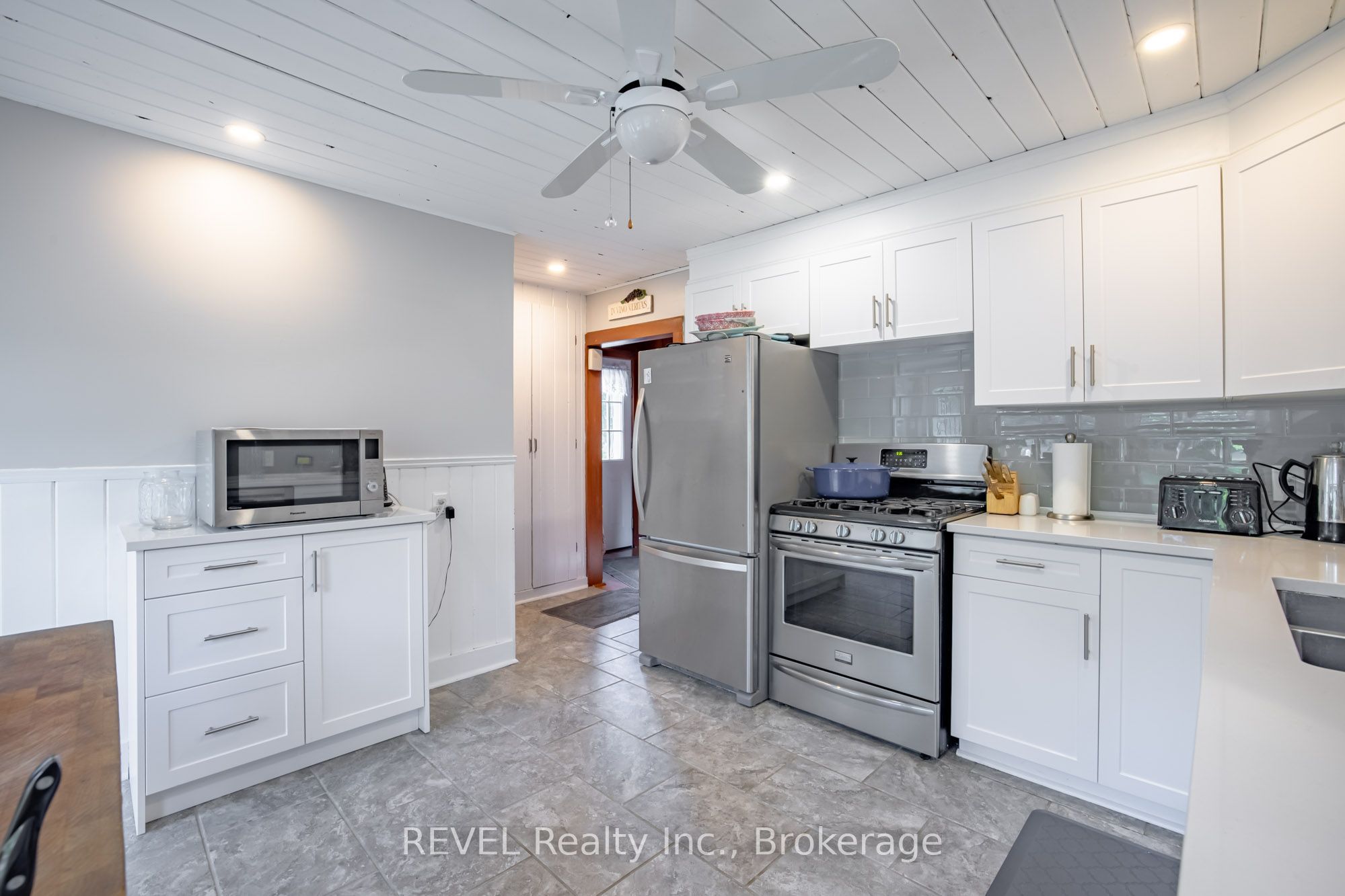 70 Bernard Avenue Property Photo 7
