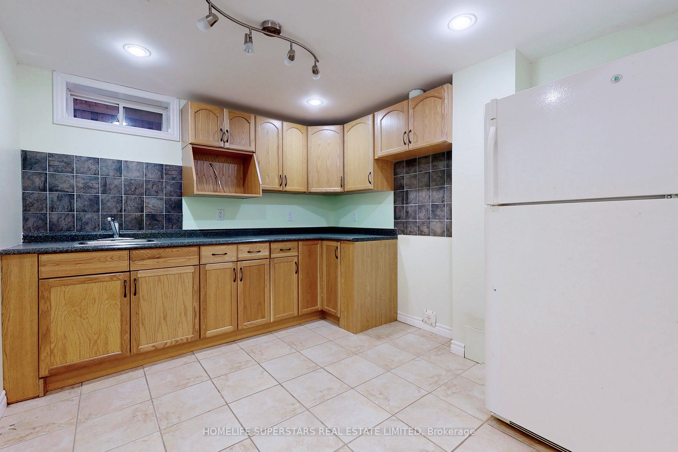 32 Holkham Avenue Property Photo 28