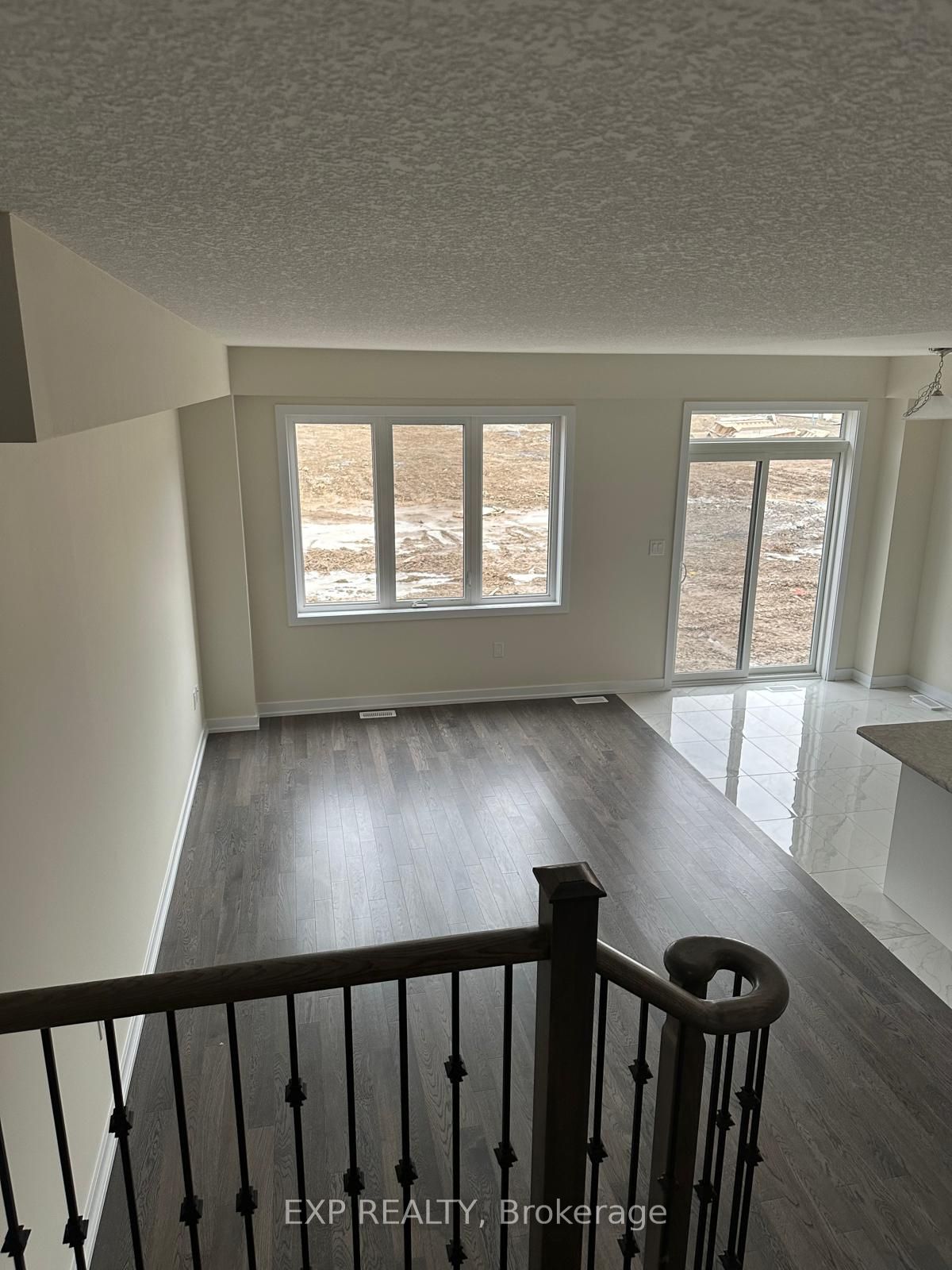 128 Lilac Circle Property Photo 4