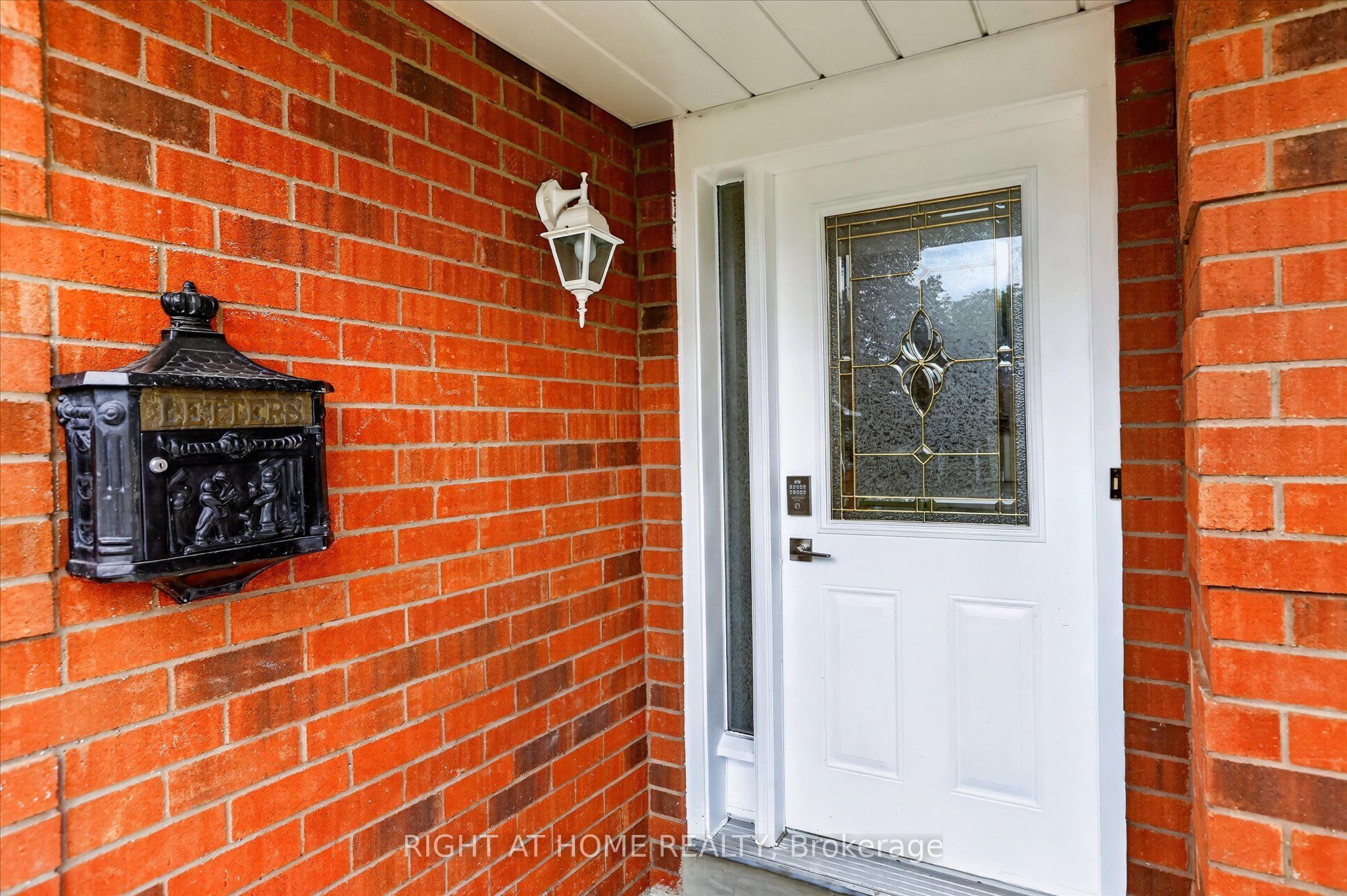 1533 Wildlark Drive Property Photo 4
