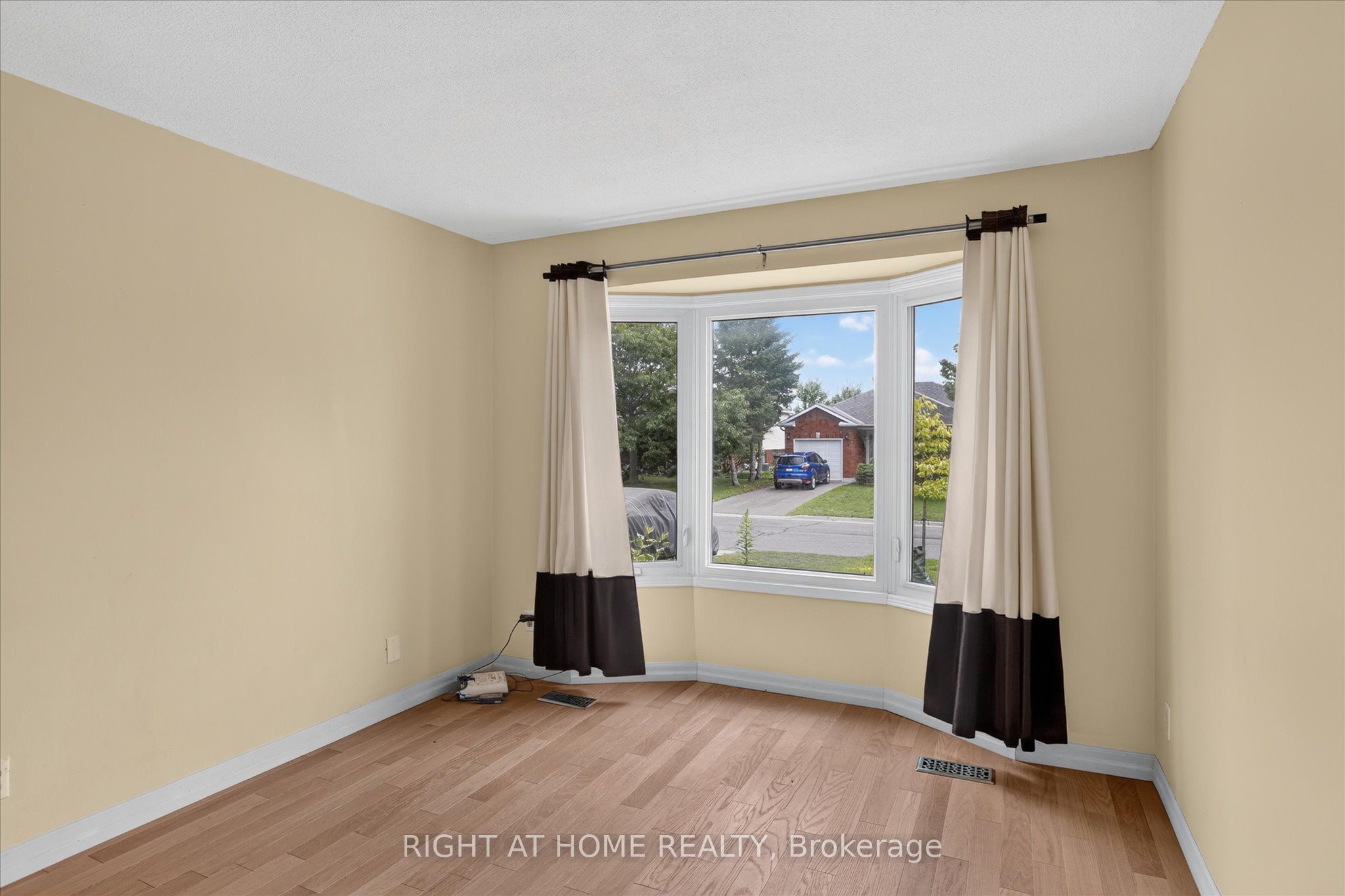1533 Wildlark Drive Property Photo 7