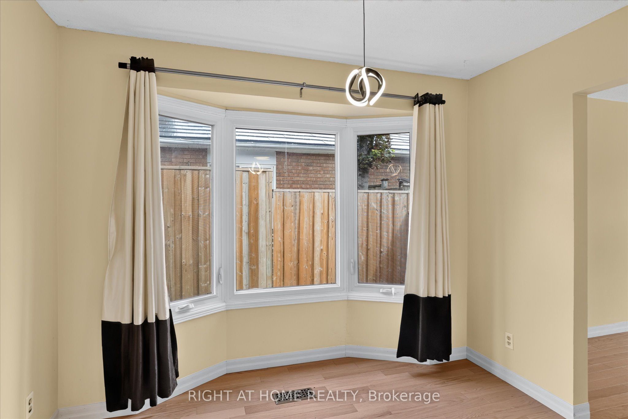 1533 Wildlark Drive Property Photo 13