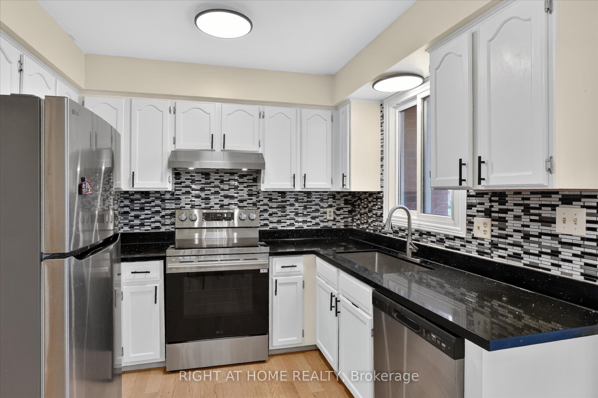 1533 Wildlark Drive Property Photo 20