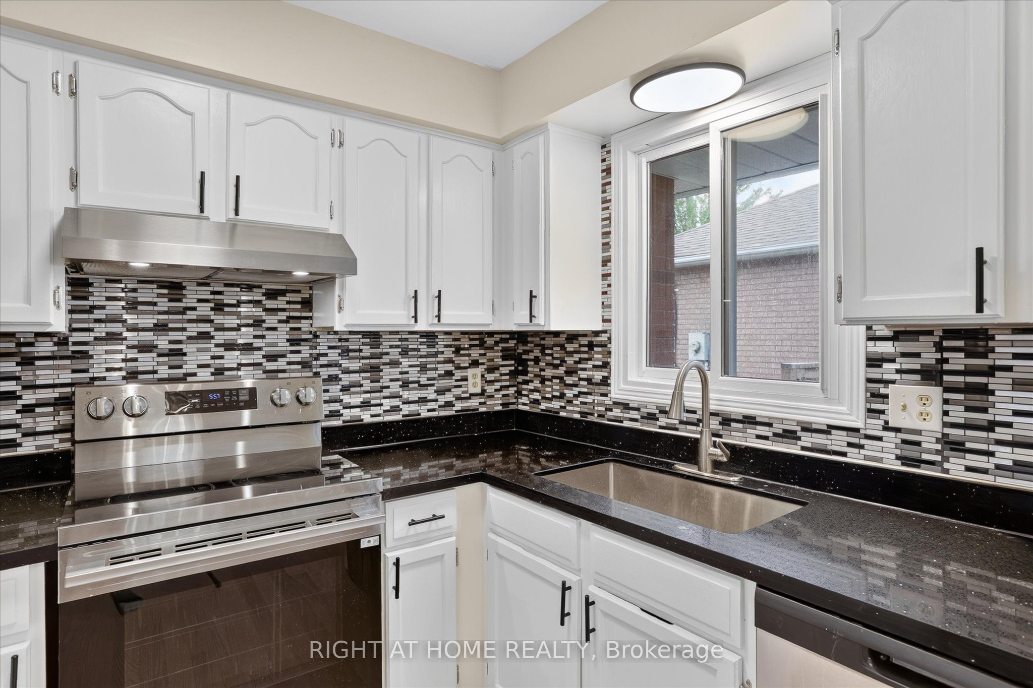 1533 Wildlark Drive Property Photo 25
