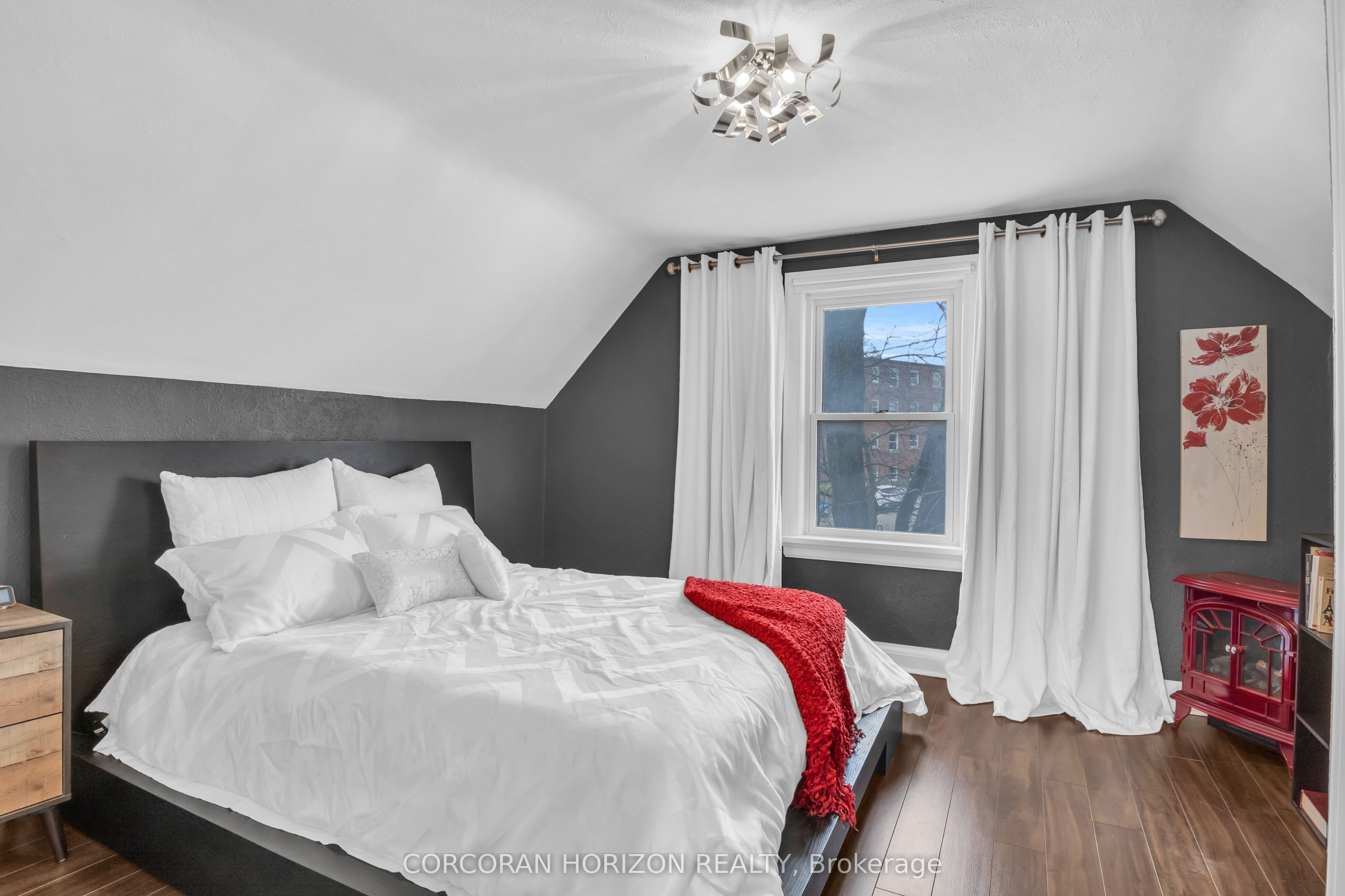 296 Weber Street E Property Photo 20