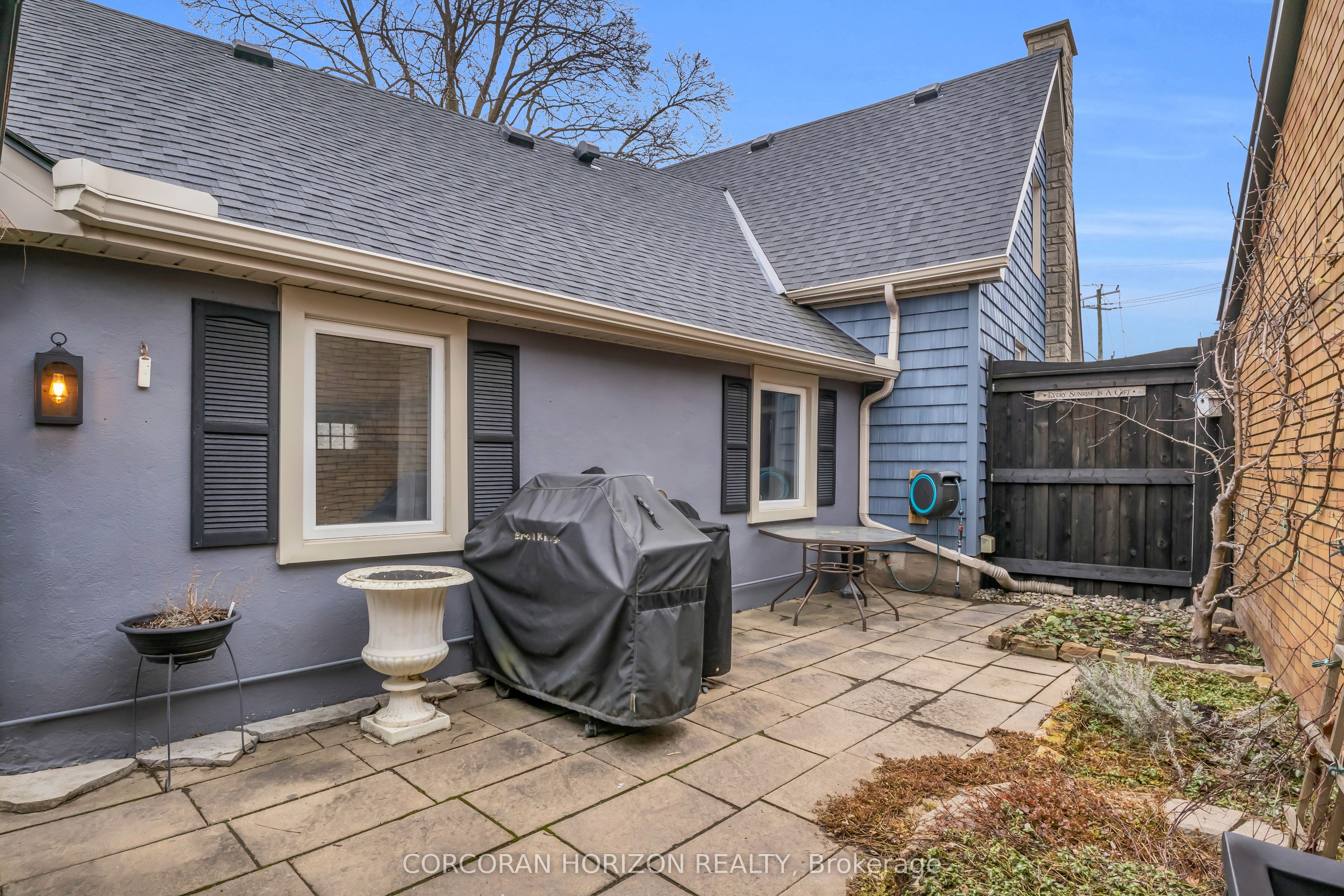 296 Weber Street E Property Photo 29