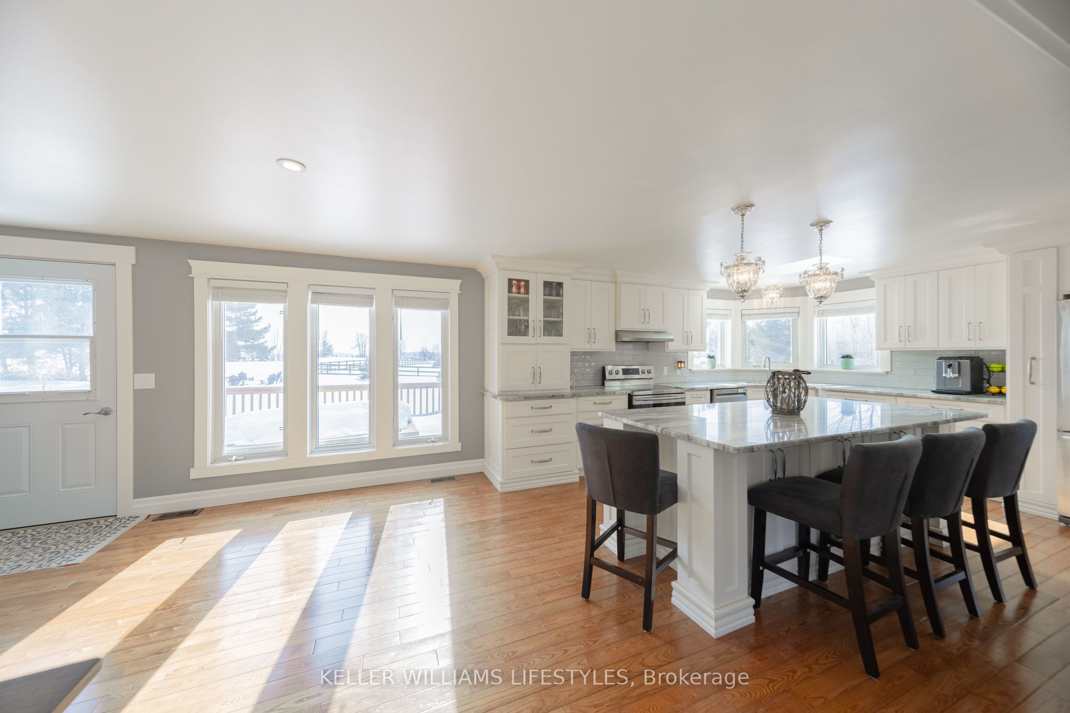 79904 Pondsview Road Property Photo 8