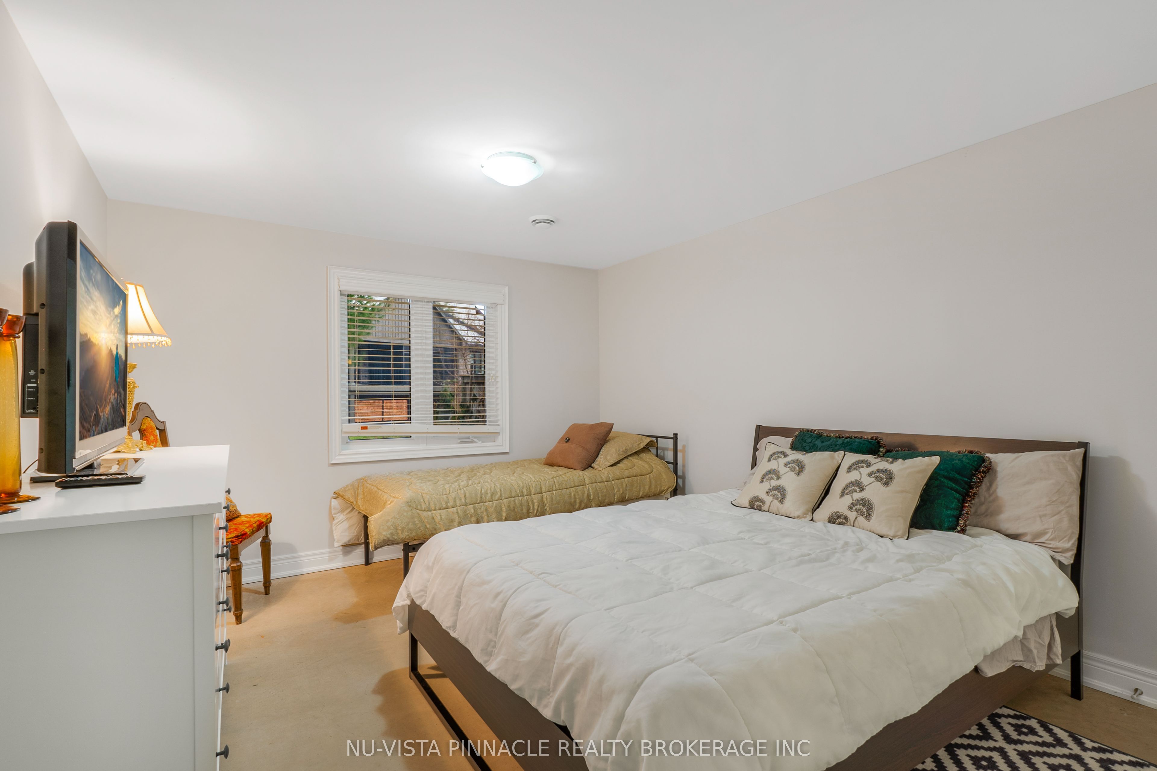 19 E Hillside Drive E 10 Property Photo 12