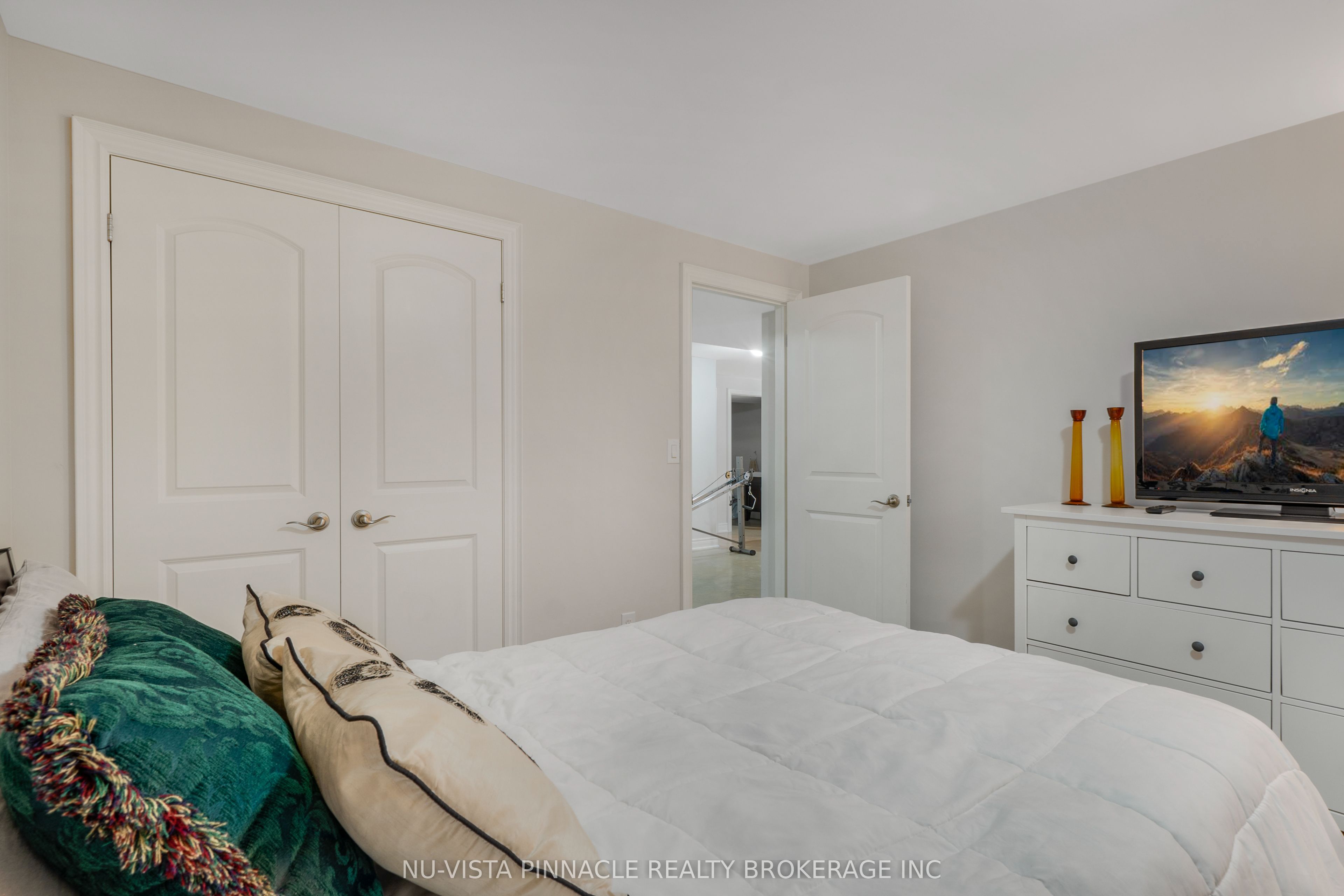 19 E Hillside Drive E 10 Property Photo 13