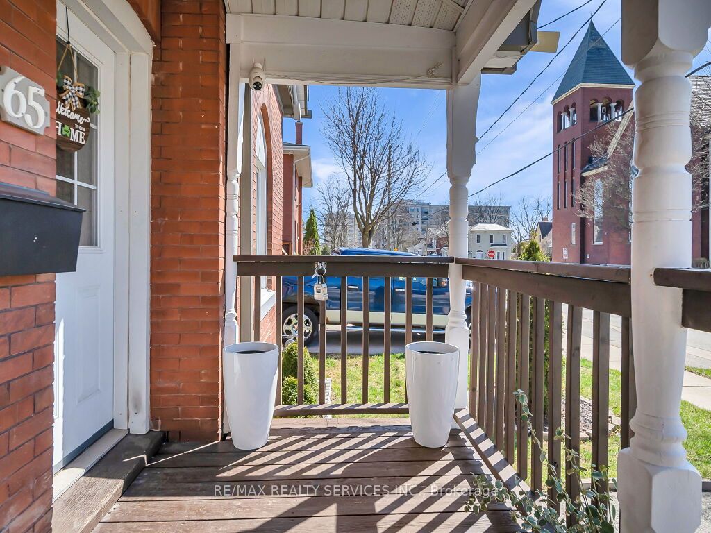 65 Moore Street Property Photo 6