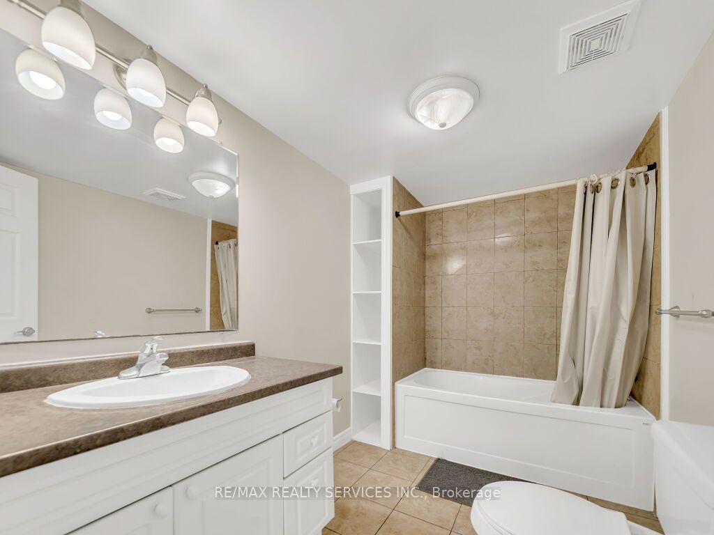 65 Moore Street Property Photo 42