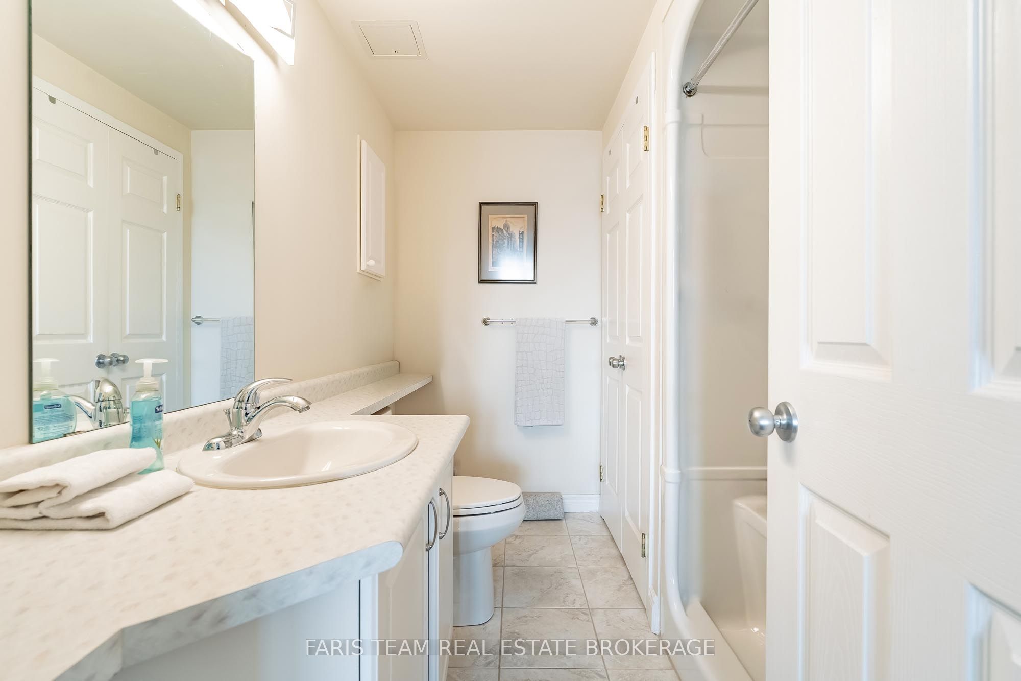 10 Bay Street E 301 Property Photo 17