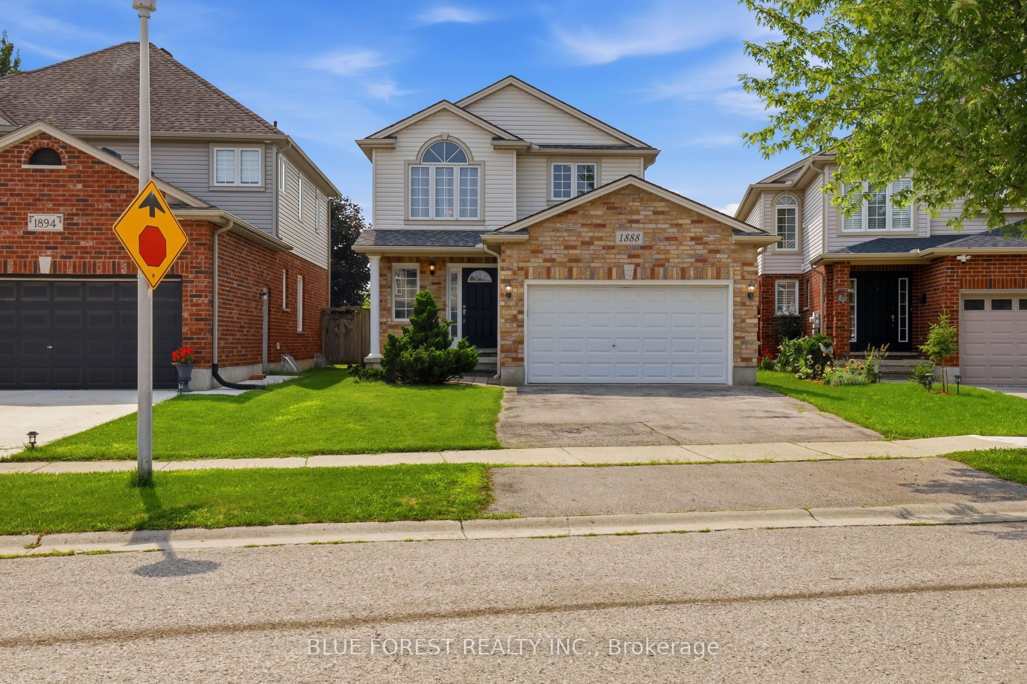 1888 Stackhouse Crescent Property Photo 1