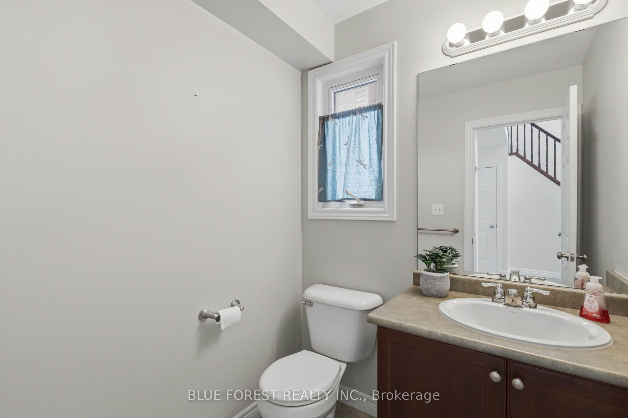 1888 Stackhouse Crescent Property Photo 5