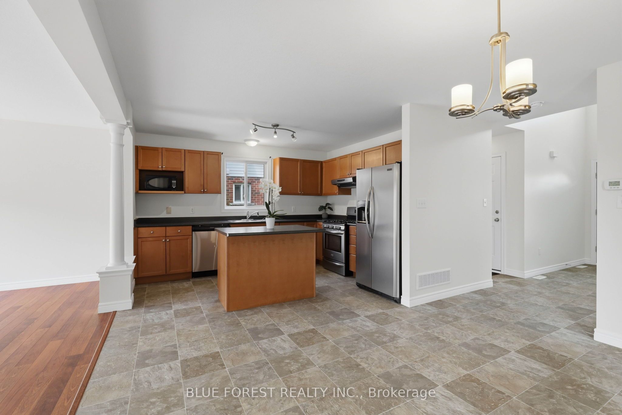 1888 Stackhouse Crescent Property Photo 12