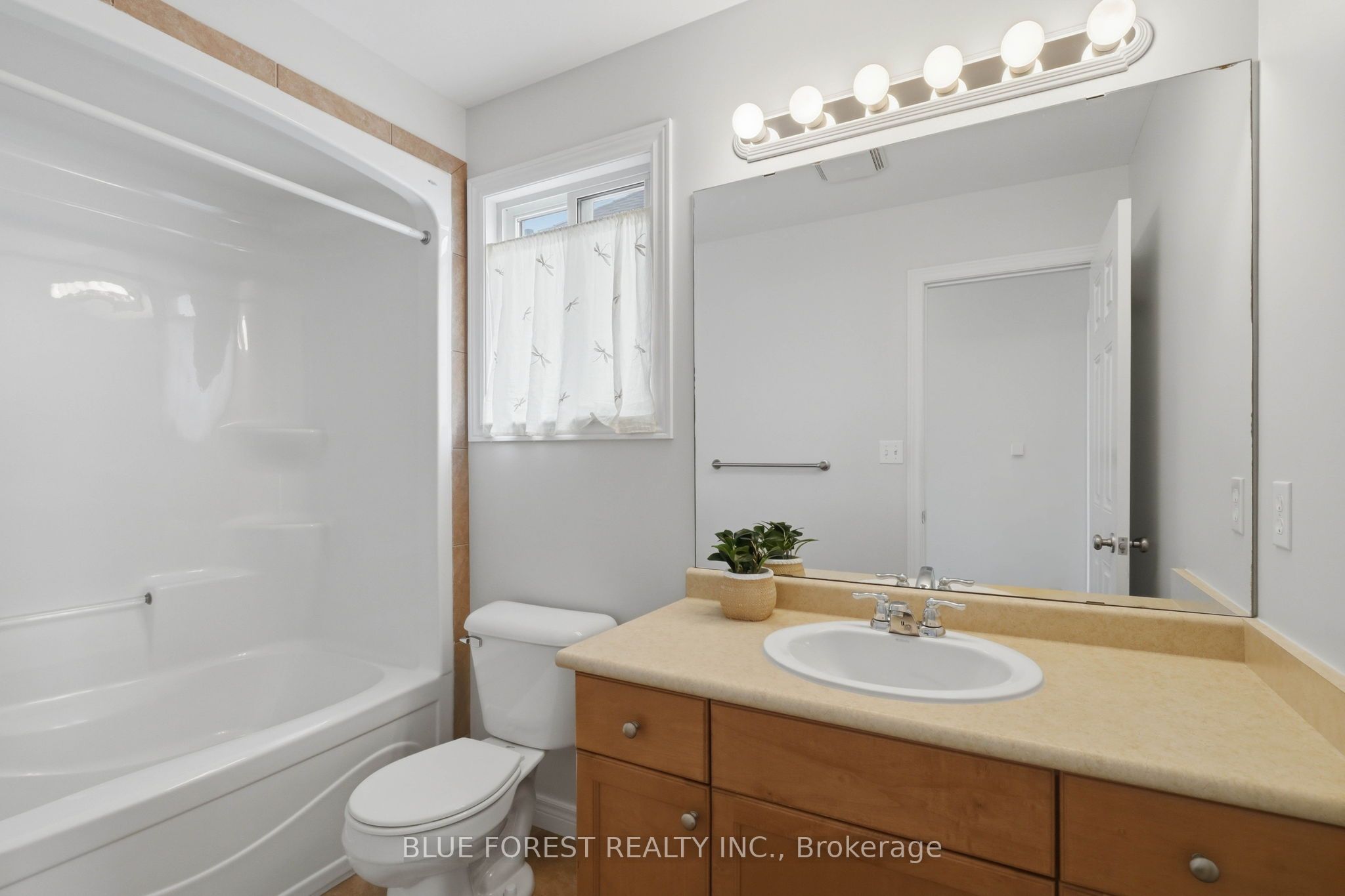 1888 Stackhouse Crescent Property Photo 26