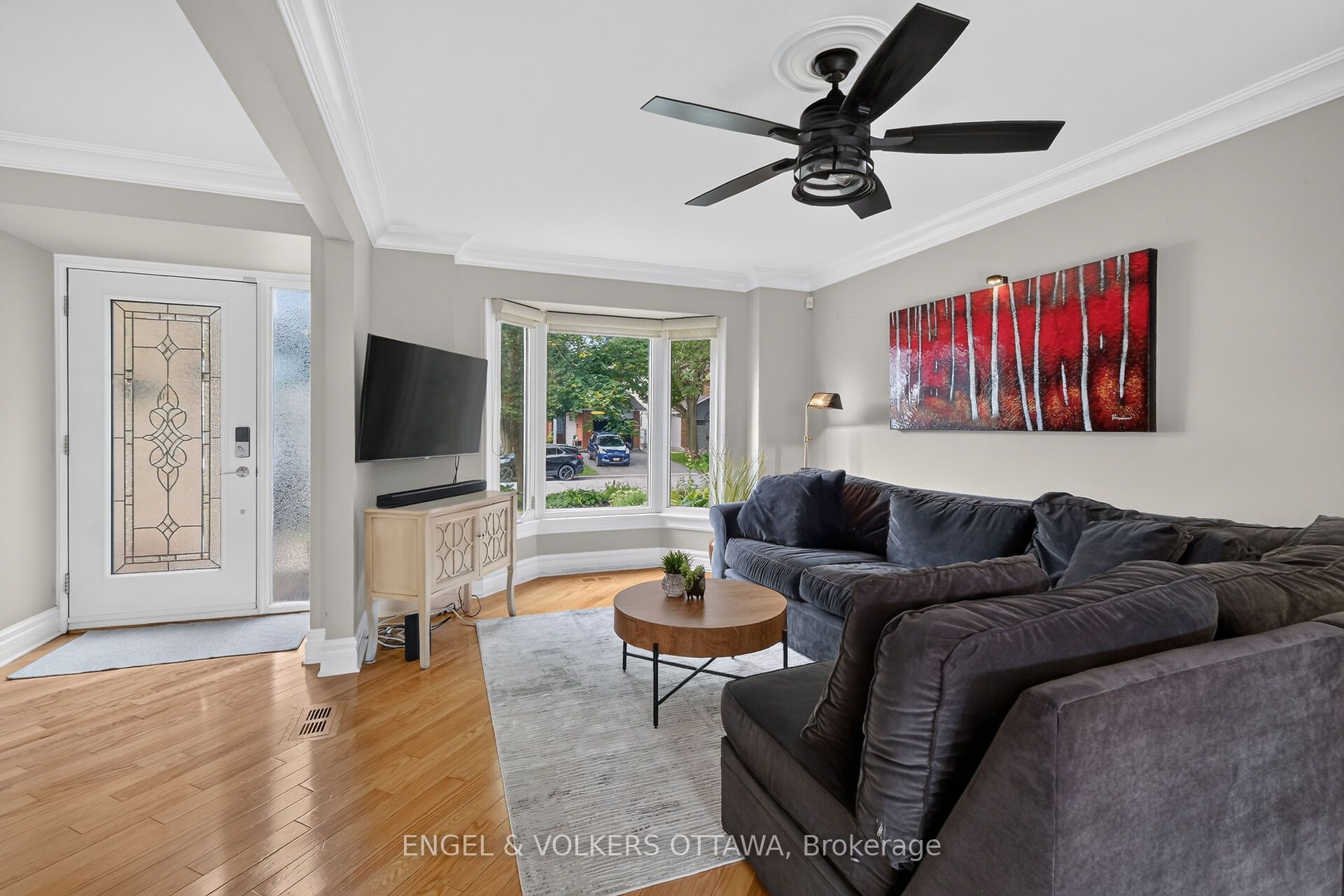1069 St Germain Crescent Property Photo 6