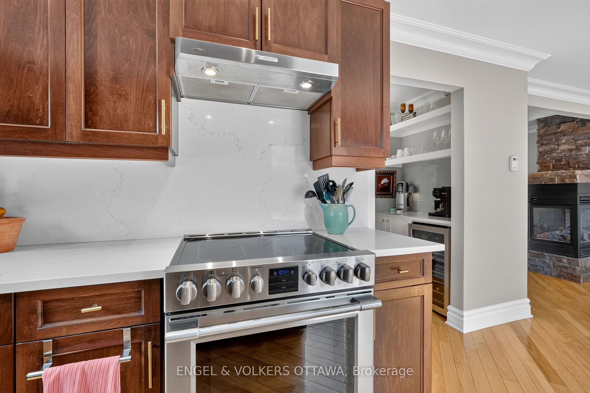 1069 St Germain Crescent Property Photo 15