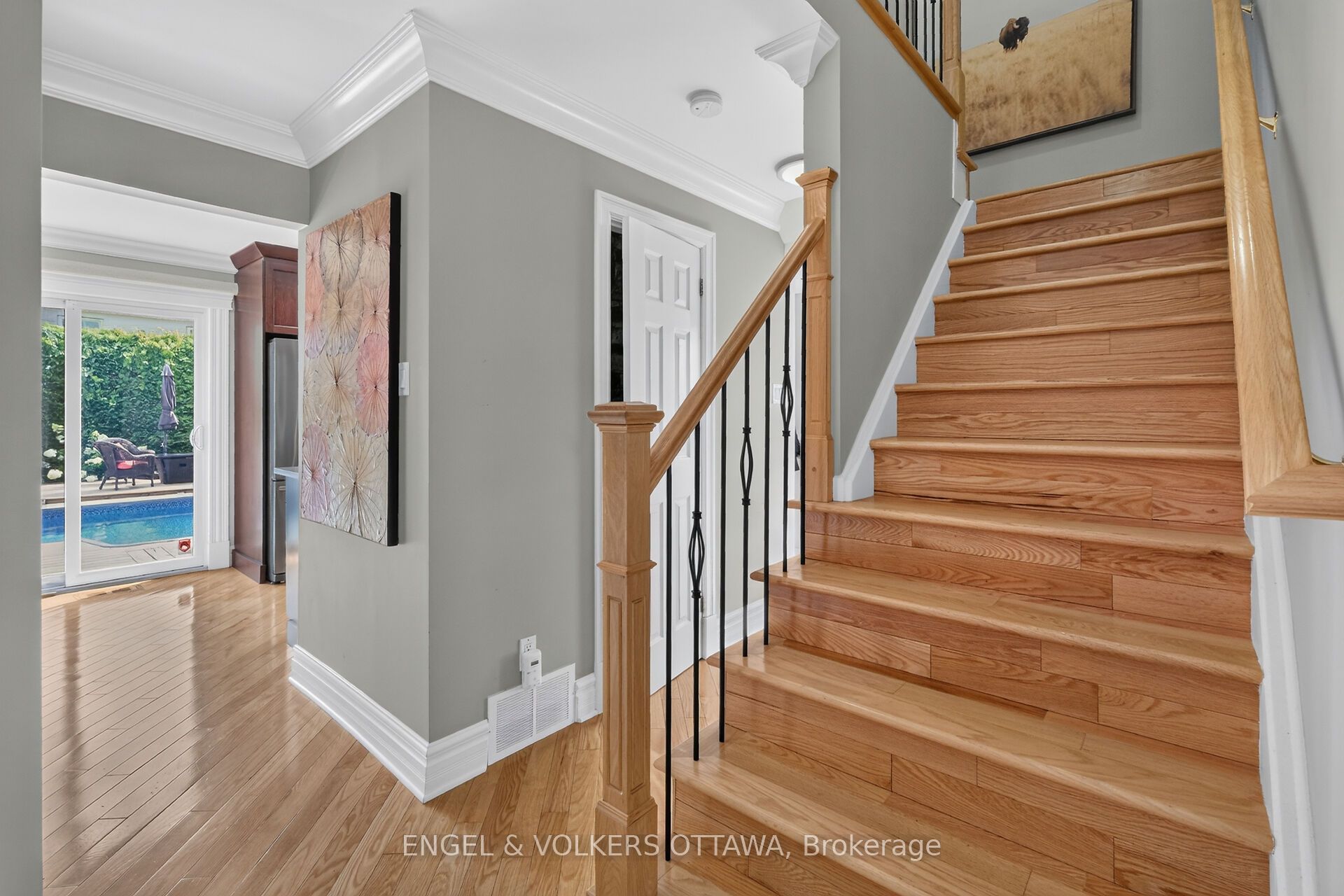 1069 St Germain Crescent Property Photo 18
