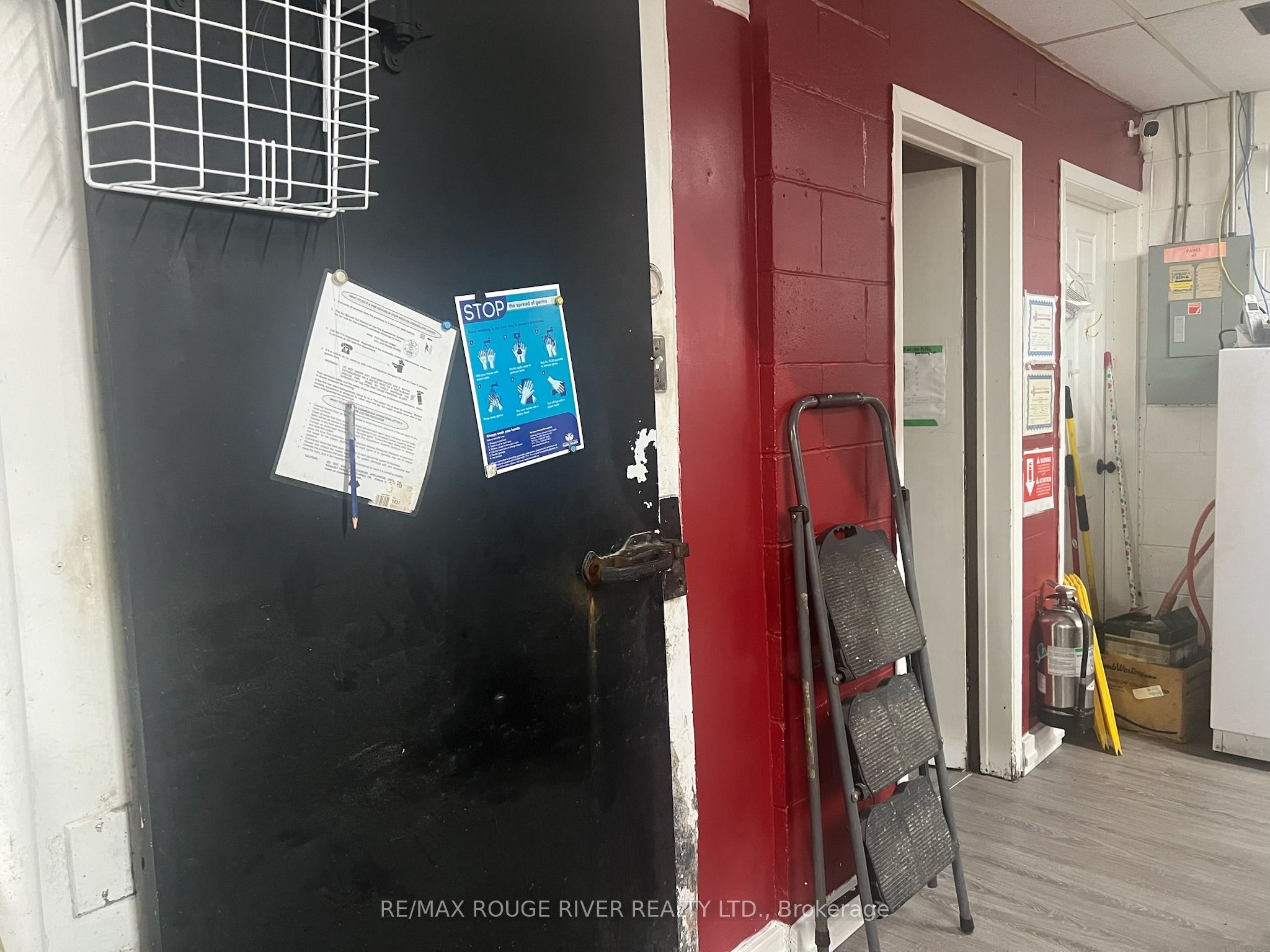 X13679920 Property Photo 16