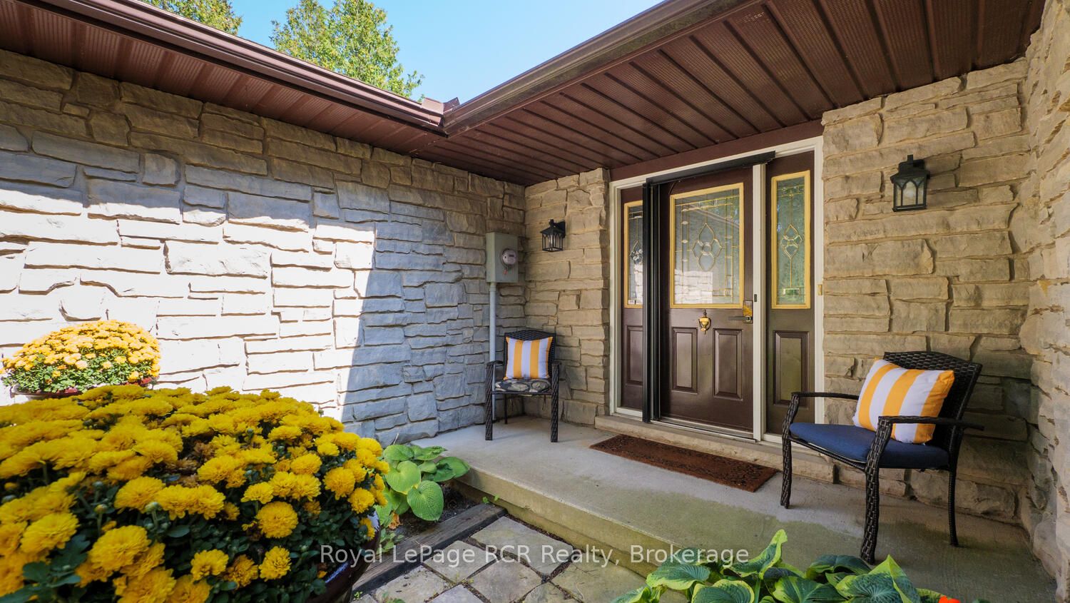 55 Shamrock Boulevard Property Photo 6