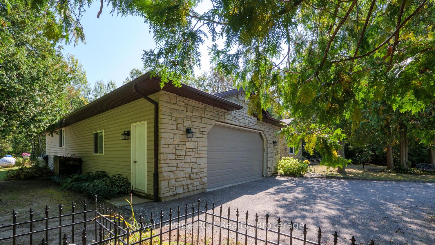 55 Shamrock Boulevard Property Photo 30