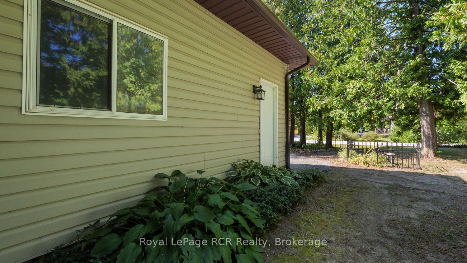 55 Shamrock Boulevard Property Photo 47