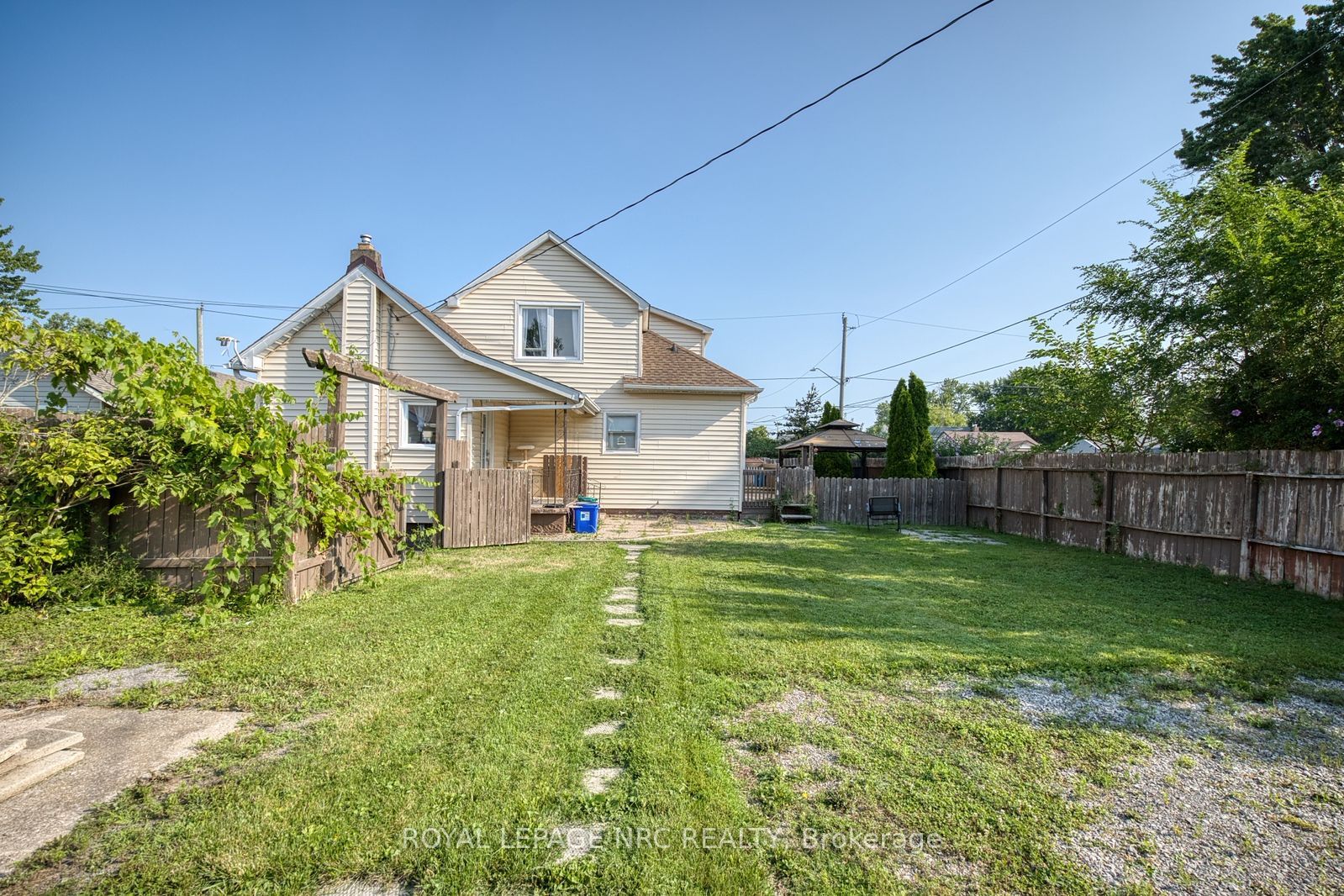 242 Henrietta Street Property Photo 4