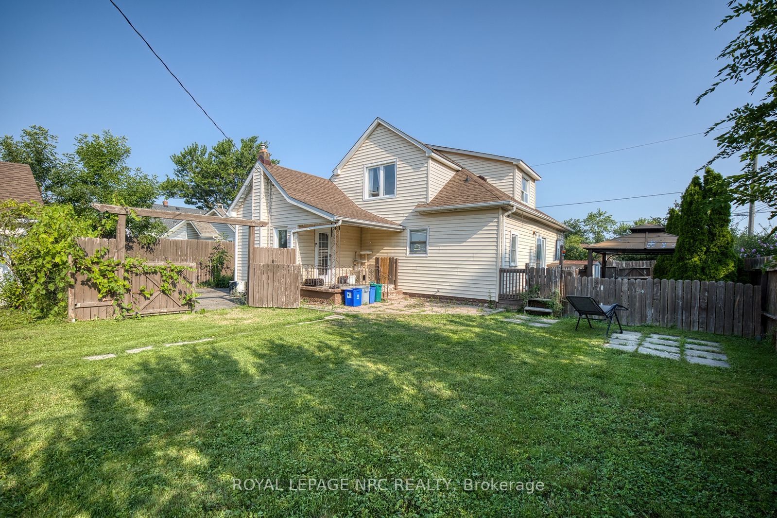 242 Henrietta Street Property Photo 5