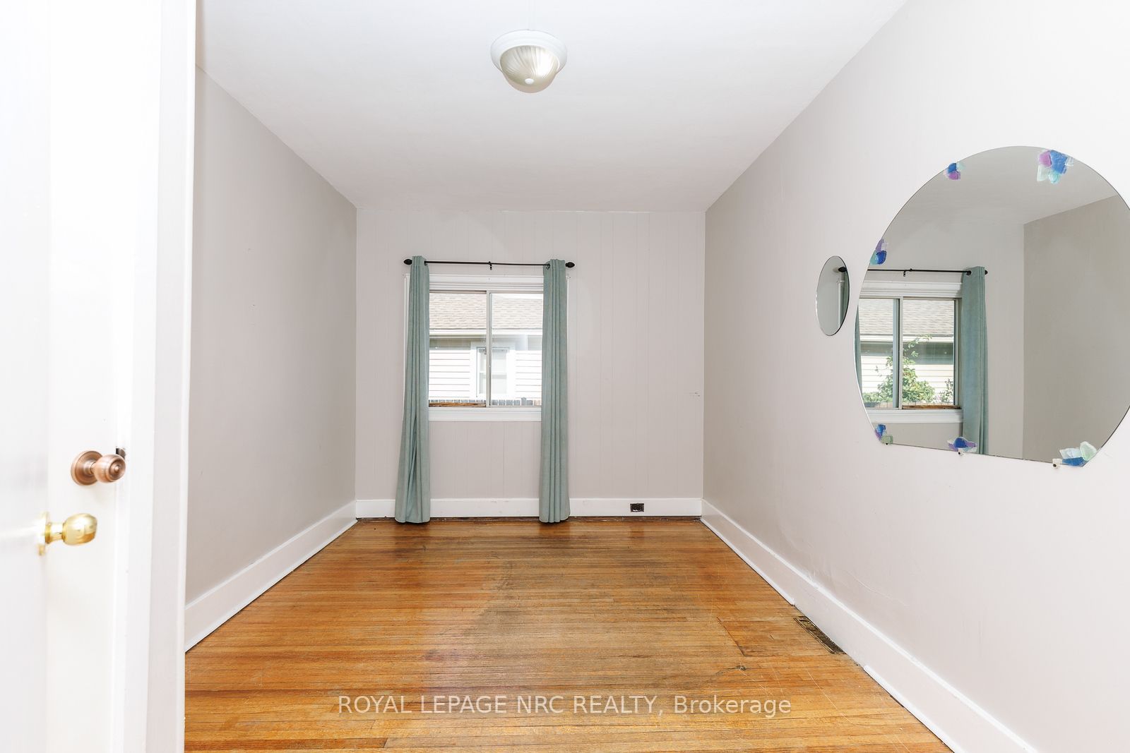 242 Henrietta Street Property Photo 12