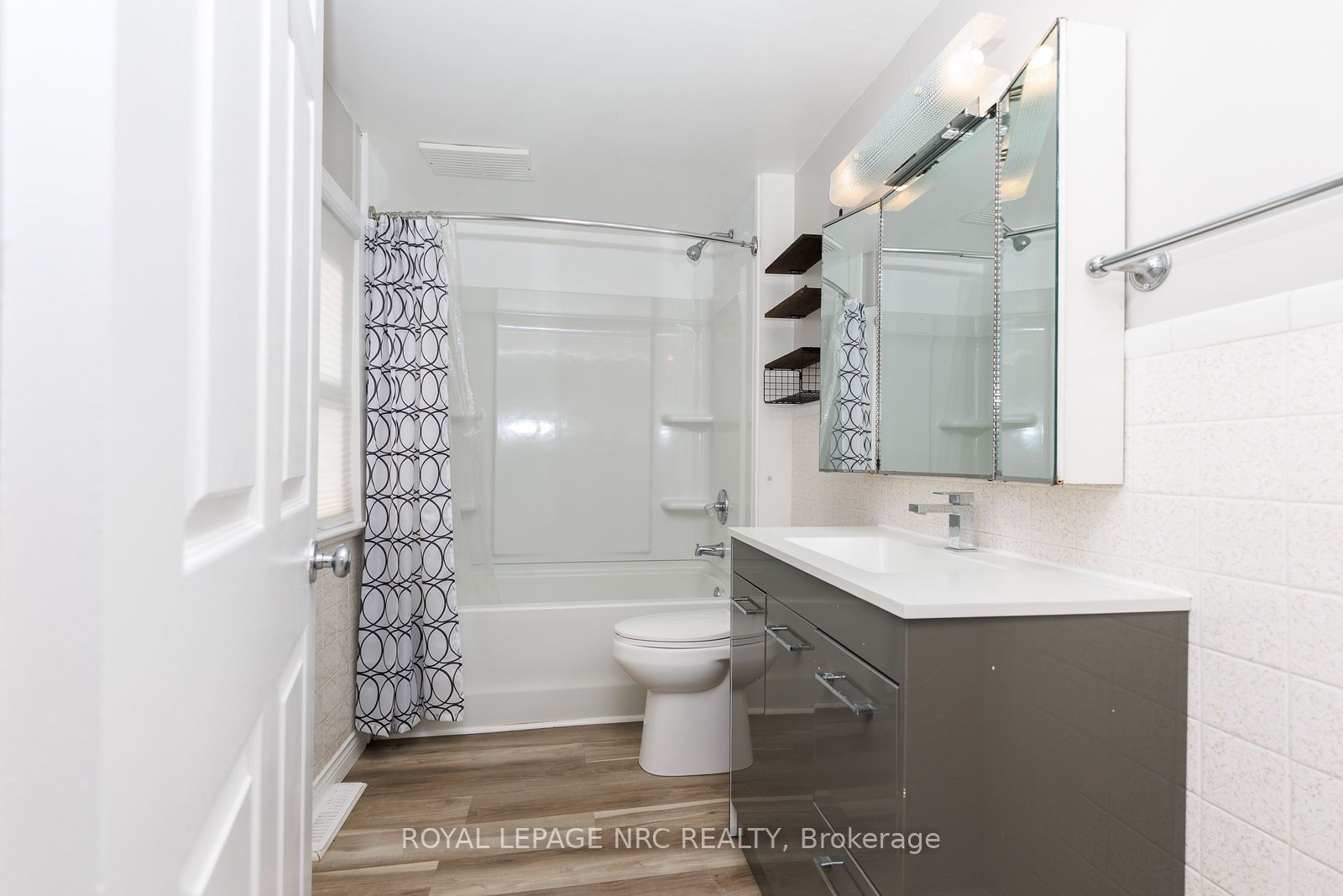 242 Henrietta Street Property Photo 22