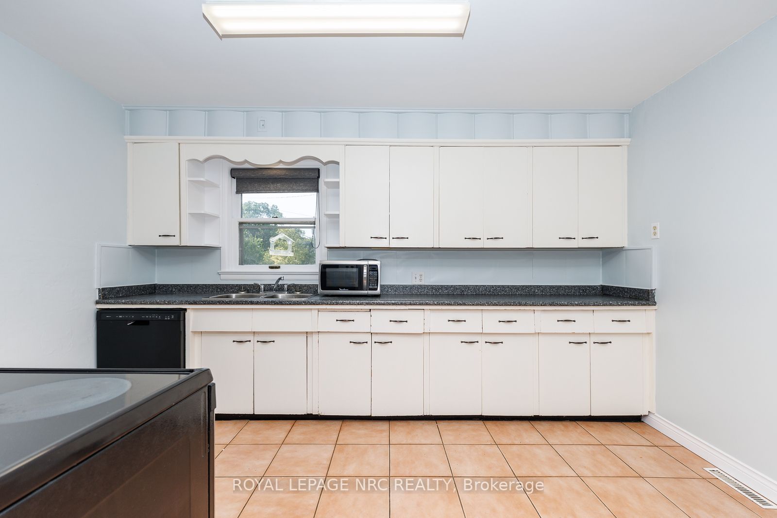 242 Henrietta Street Property Photo 23