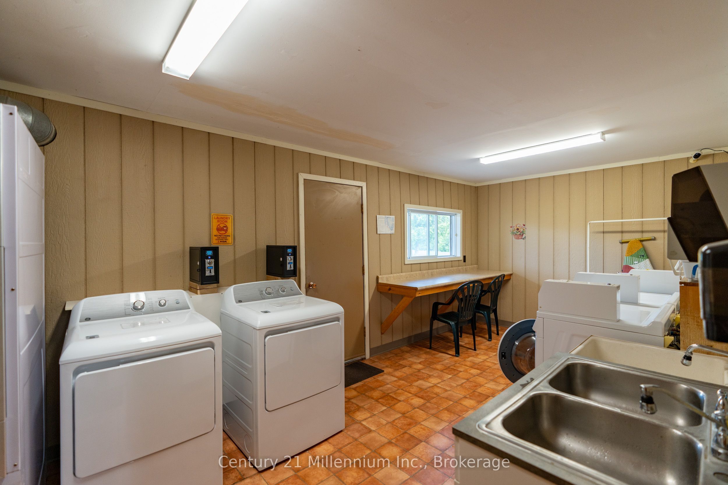 398235 28th Avenue E Property Photo 14