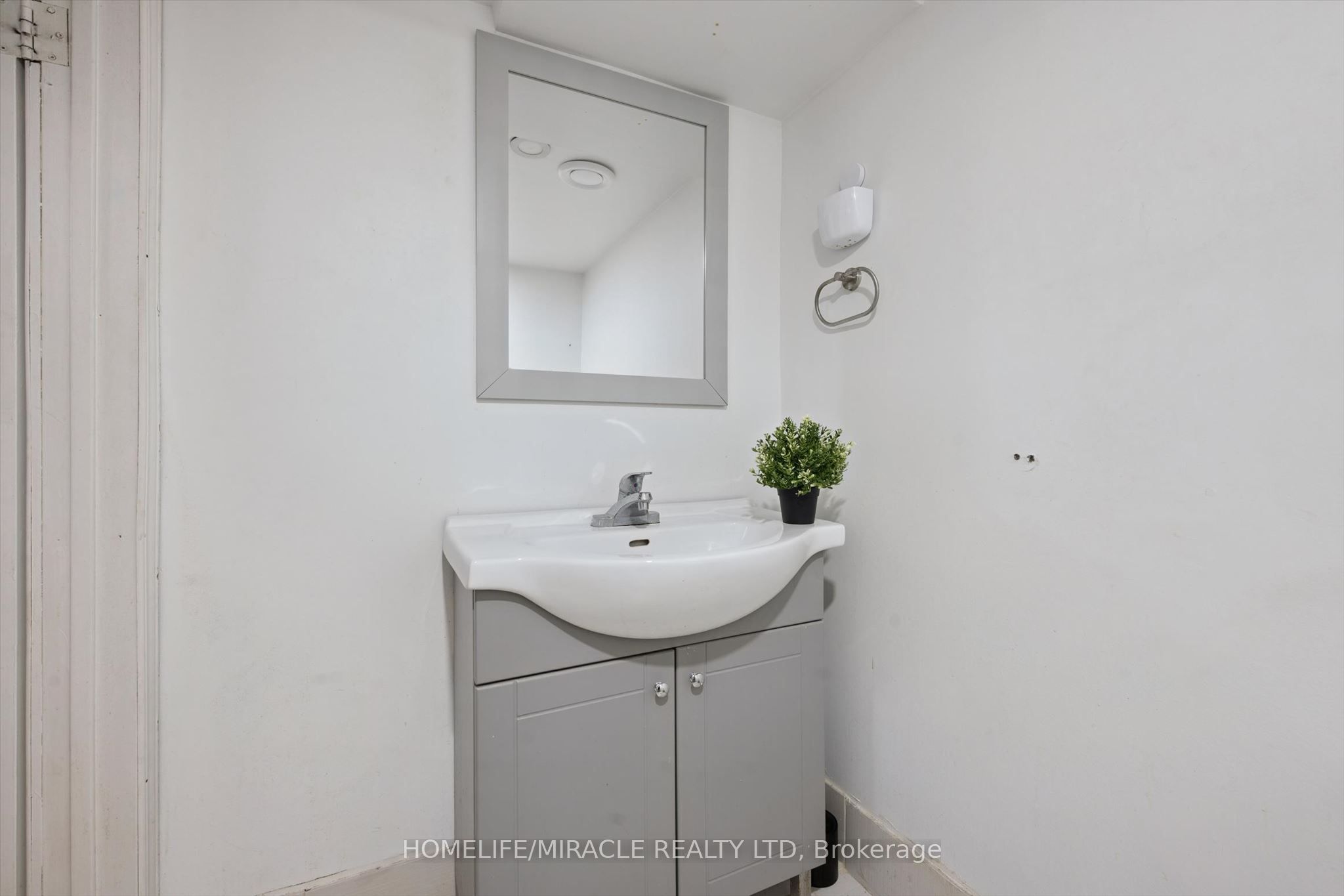 60 Edinburgh Road Property Photo 30