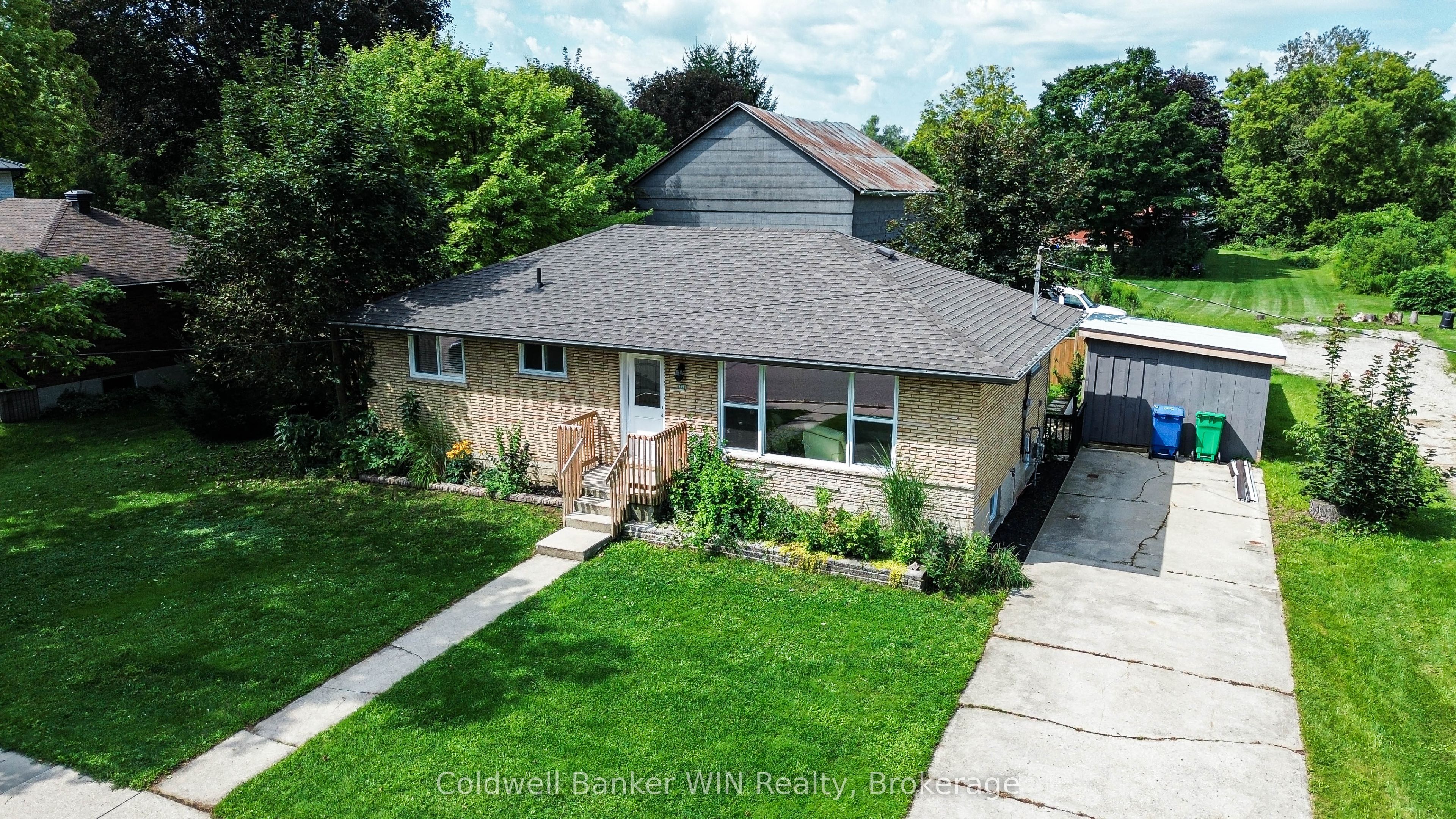 278 Queen Street S Property Photo 1