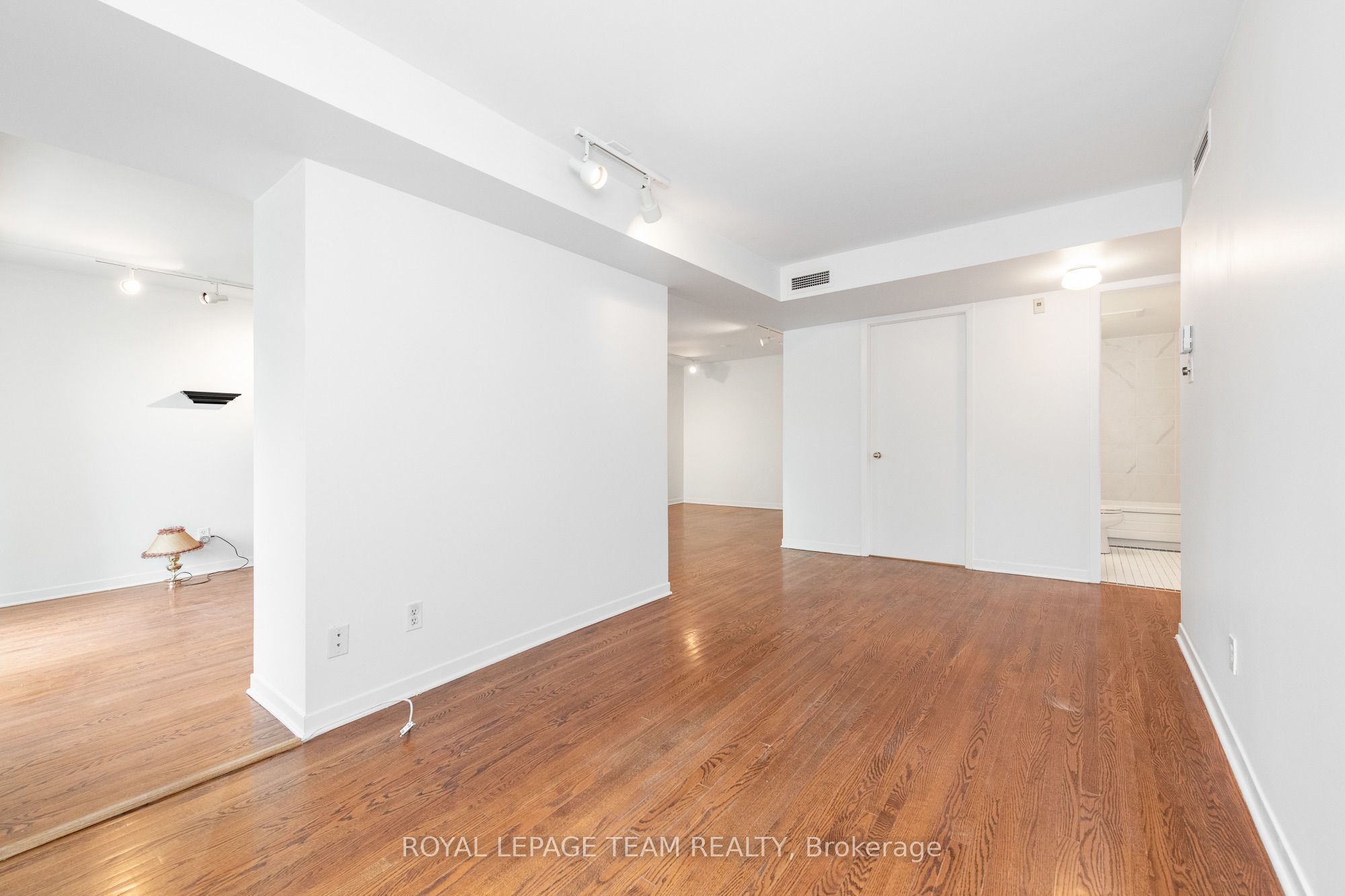 939 North River Road 105 Property Photo 16