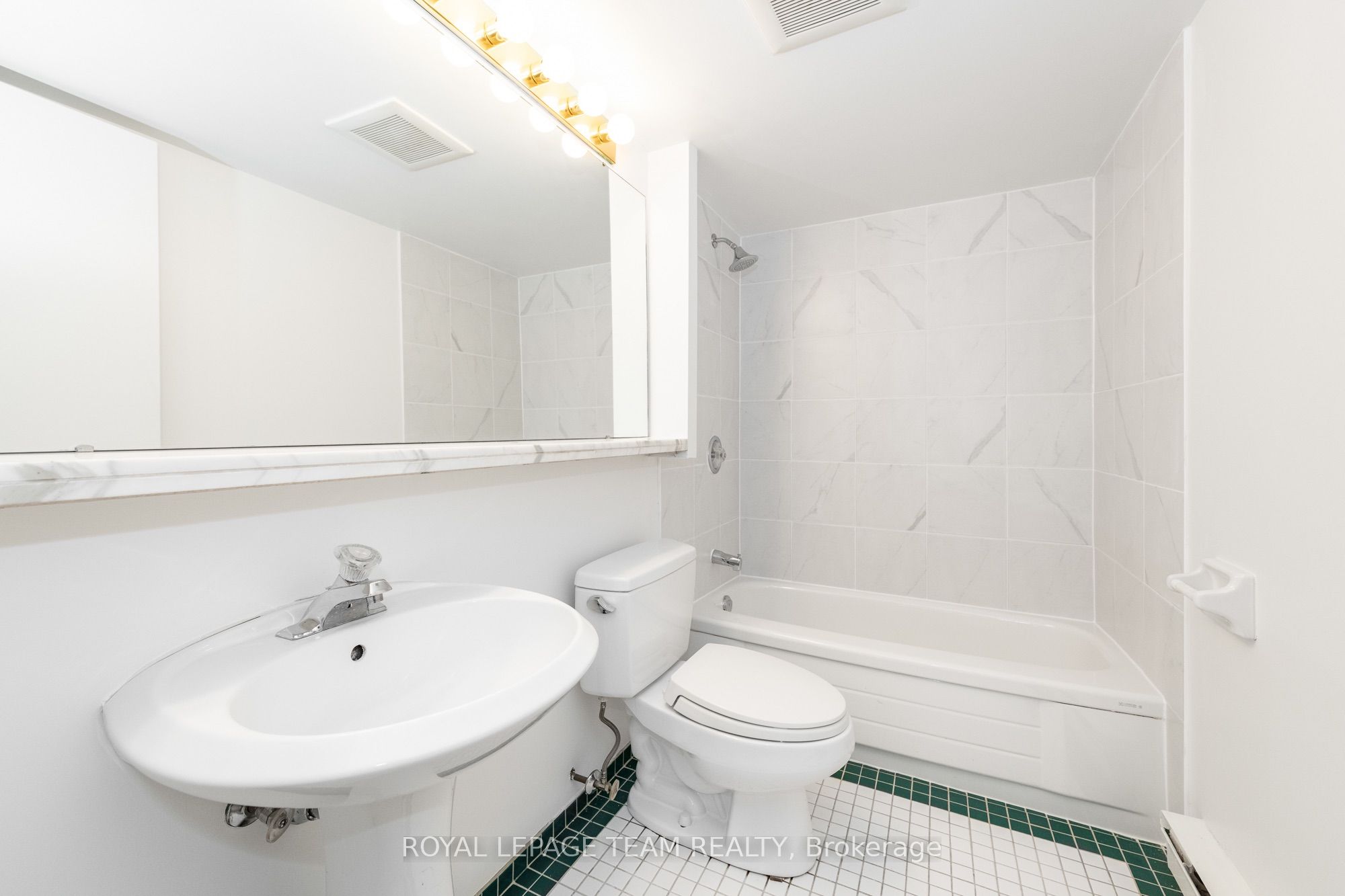 939 North River Road 105 Property Photo 26