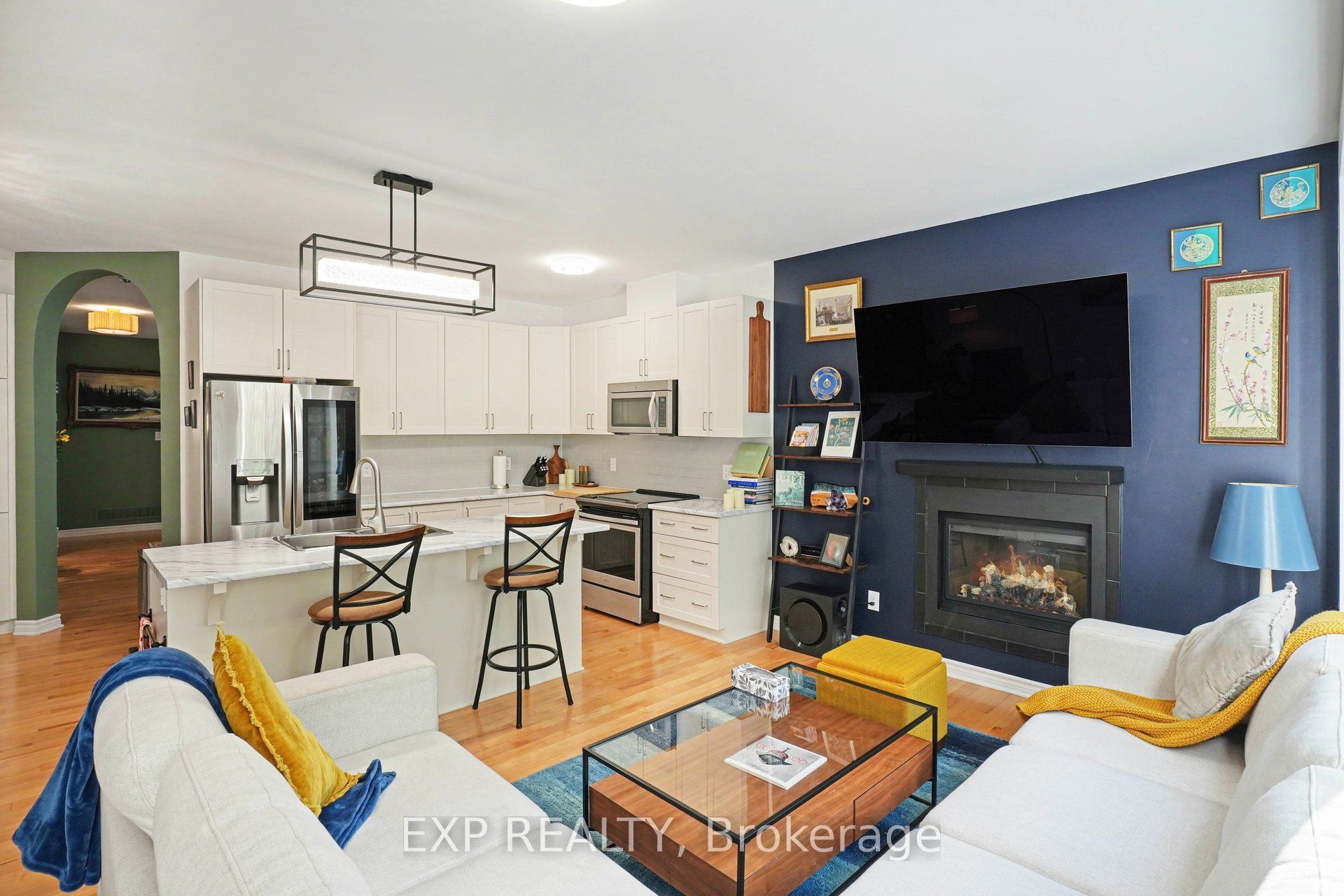 897 Bunchberry Way Property Photo 4