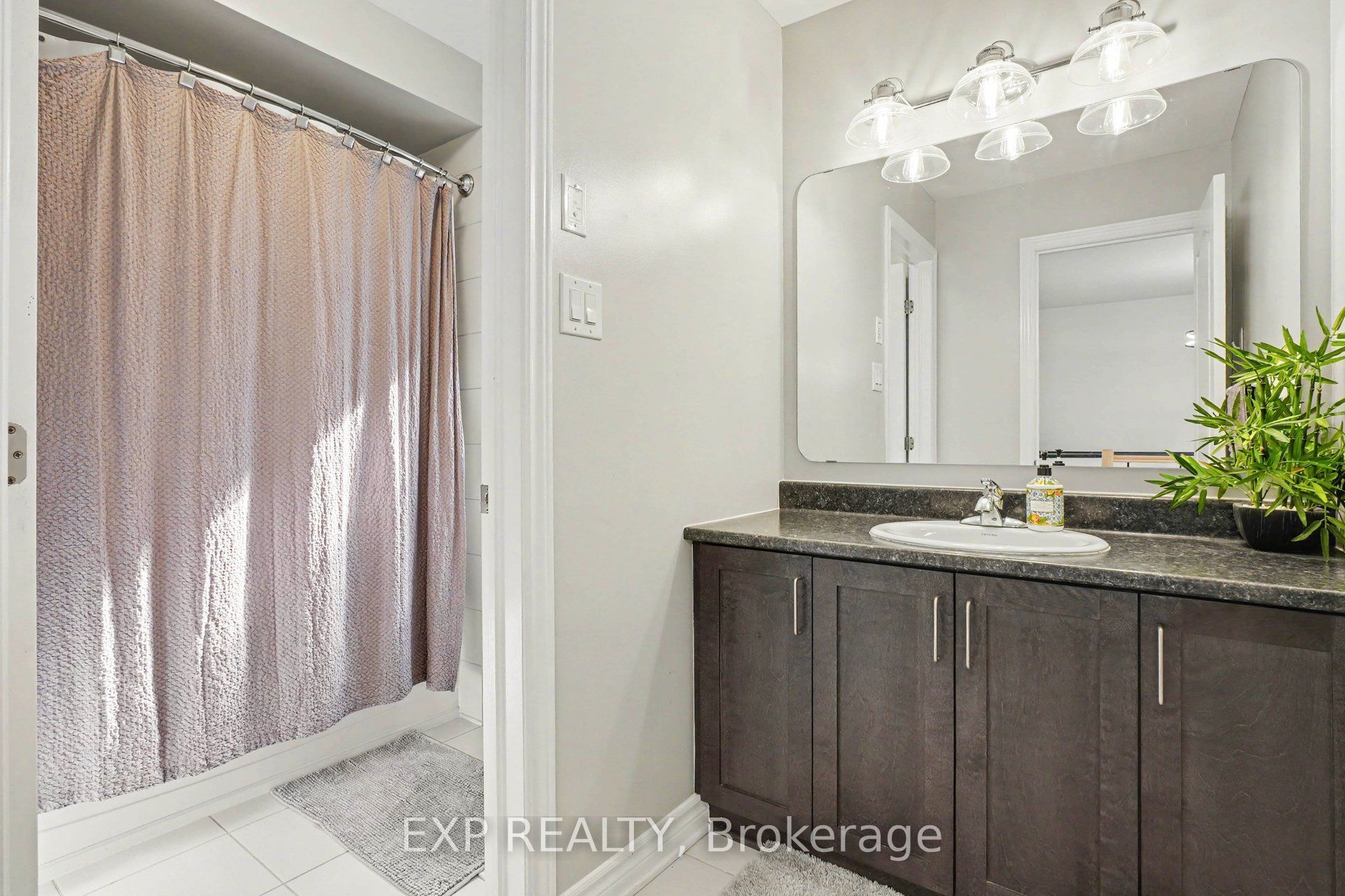 897 Bunchberry Way Property Photo 15