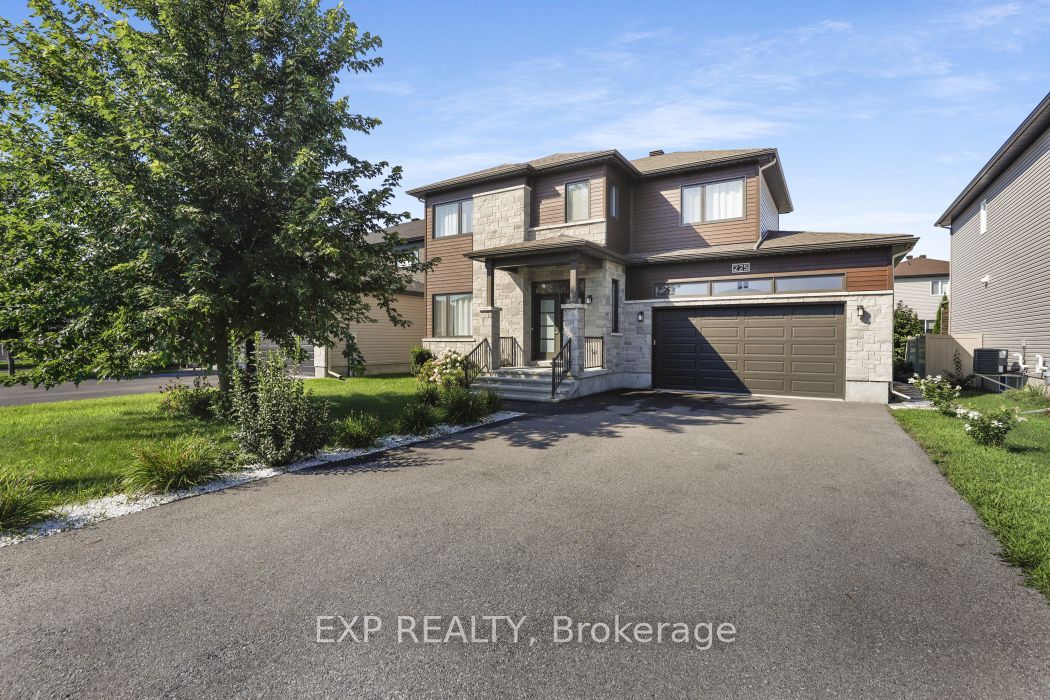 225 Sunset Crescent Property Photo 1