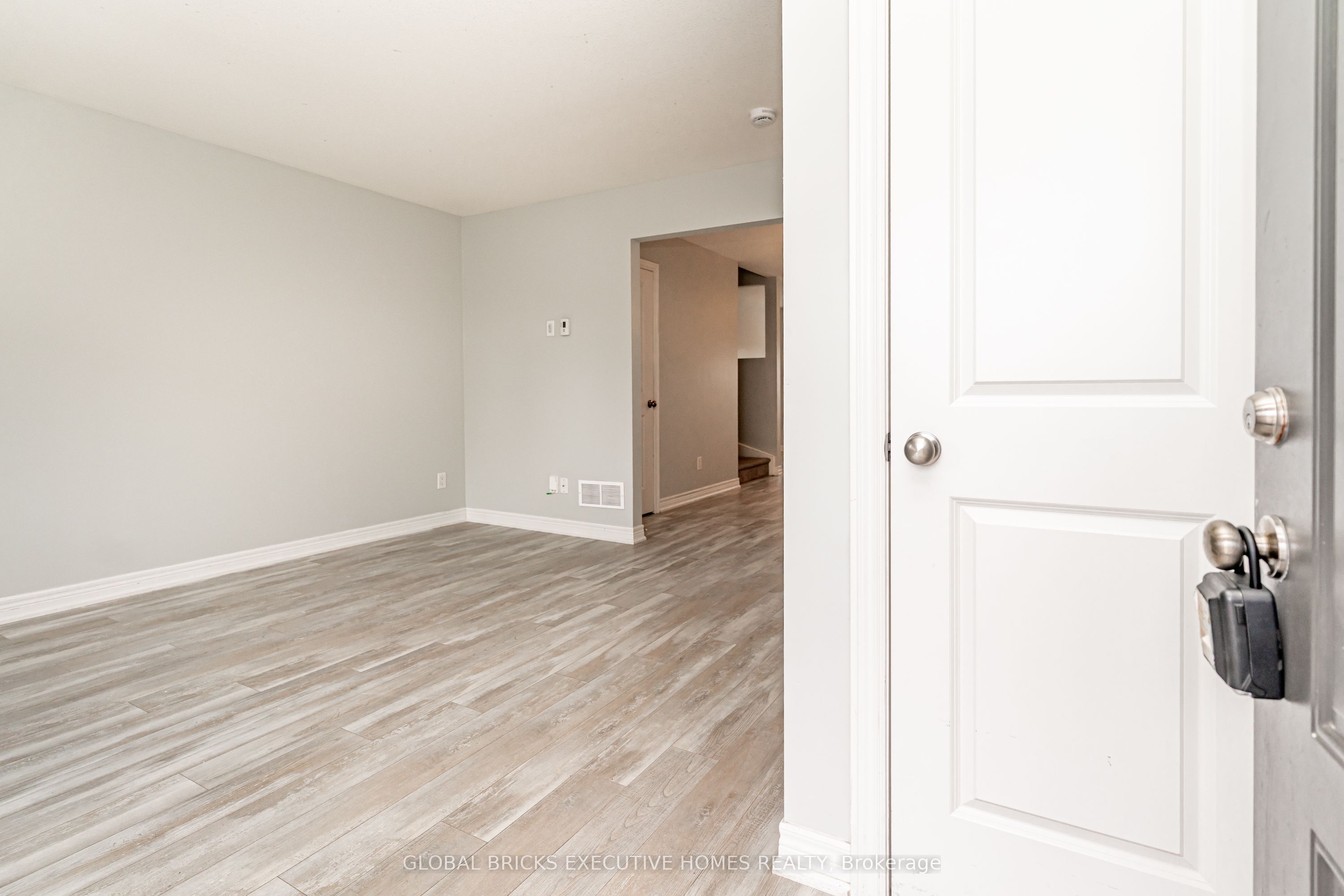 7768 Ascott Circle 79 Property Photo 6