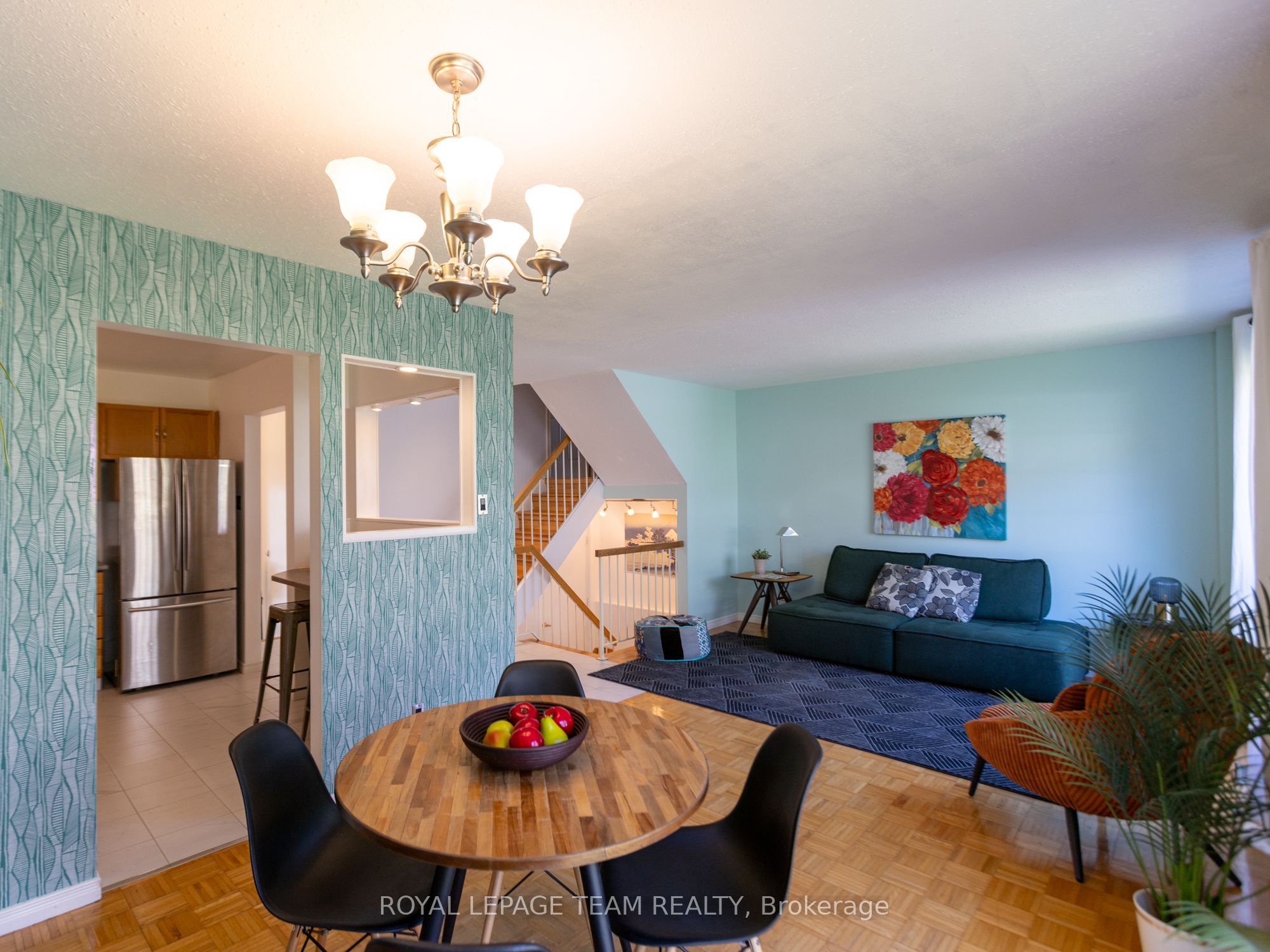 930 Alenmede Crescent Property Photo 2