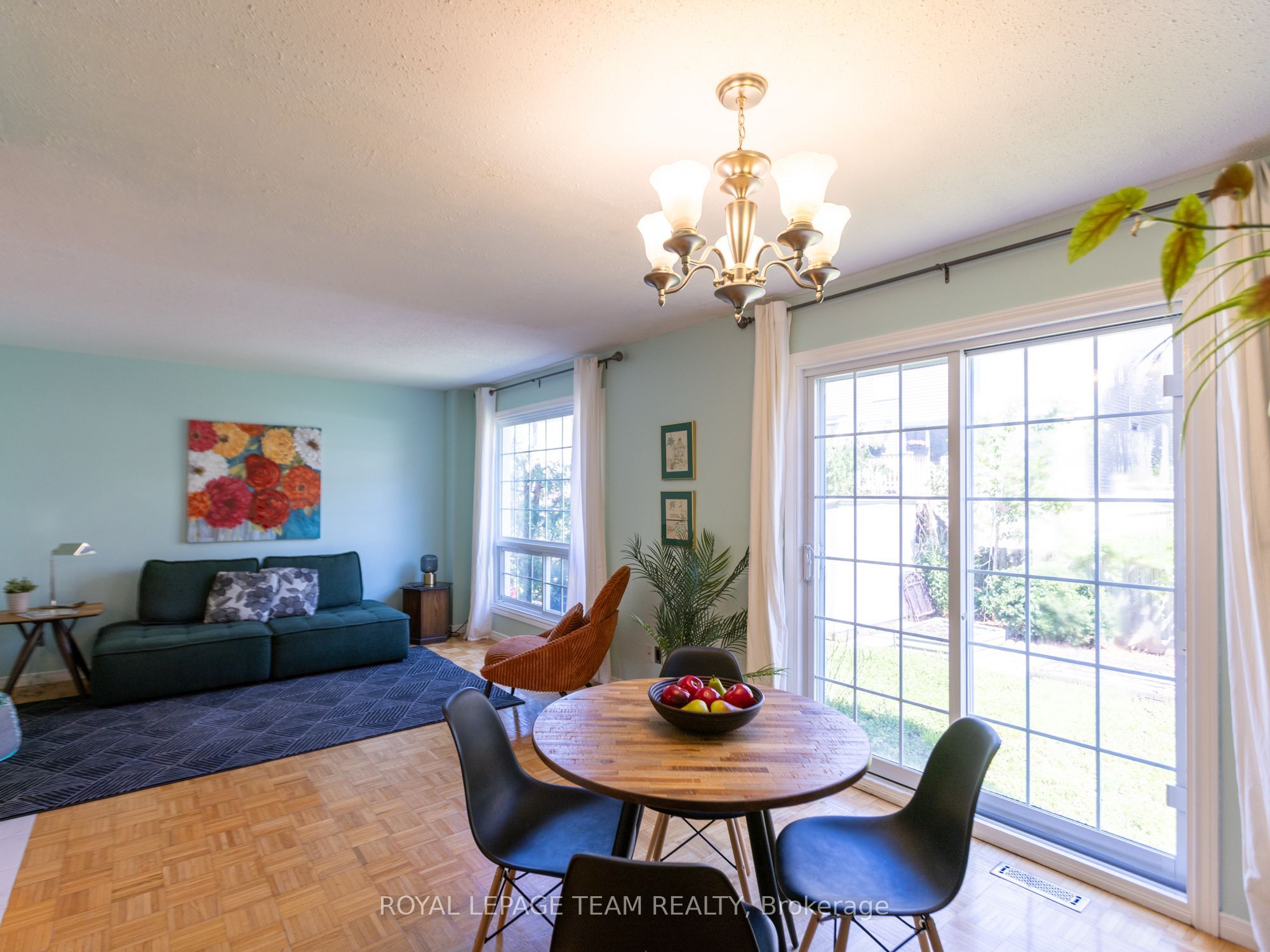 930 Alenmede Crescent Property Photo 3