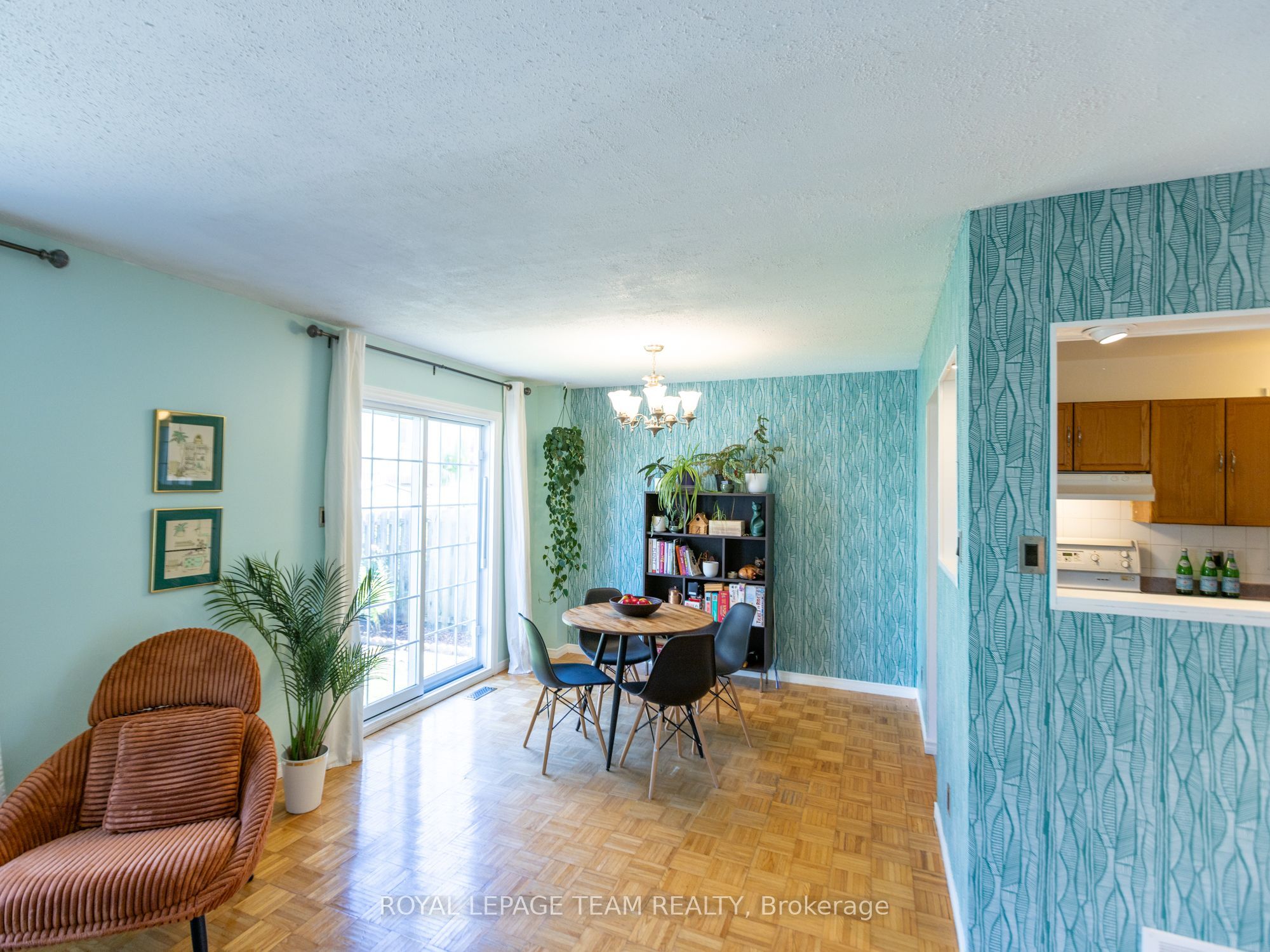 930 Alenmede Crescent Property Photo 7