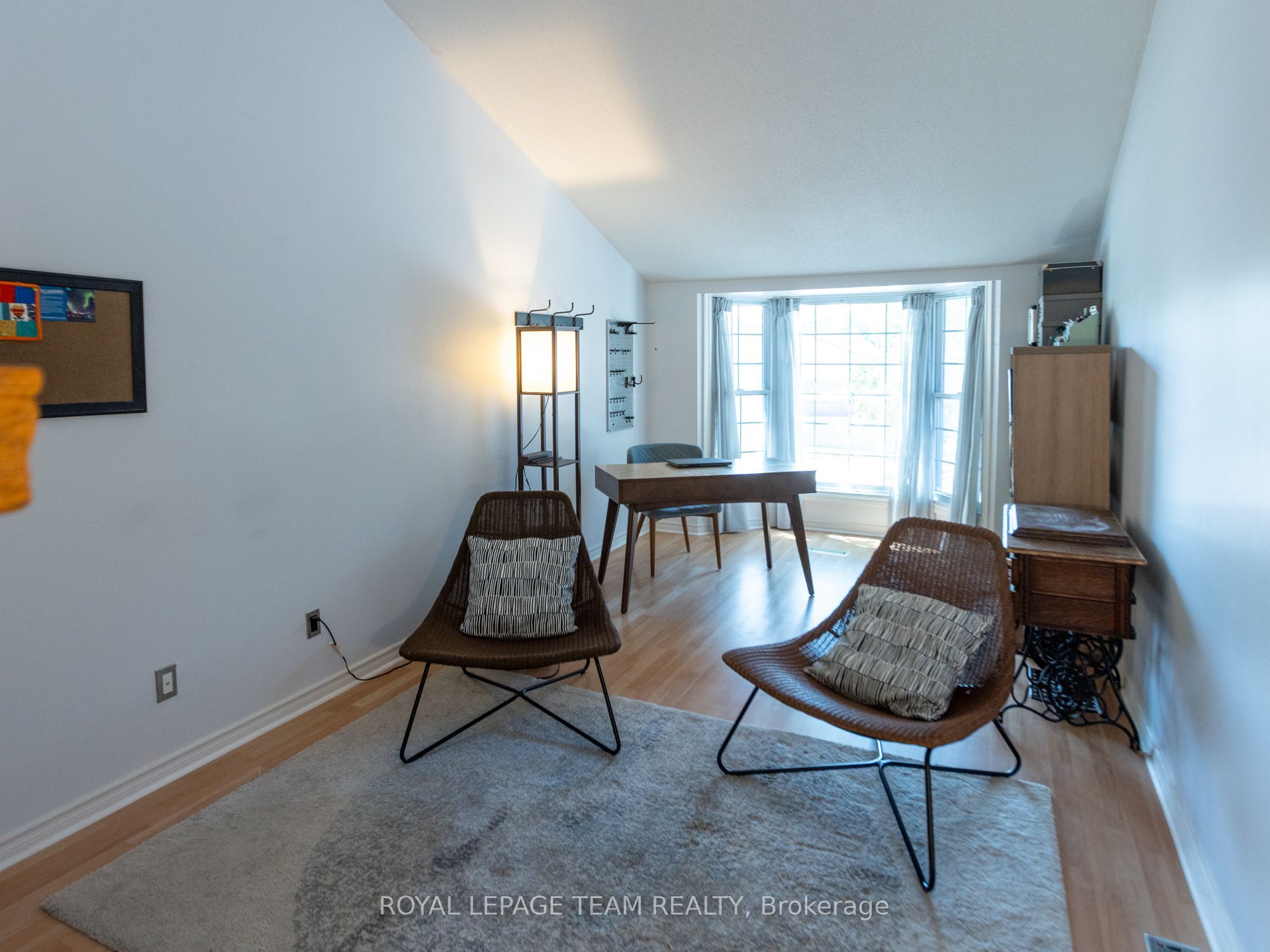 930 Alenmede Crescent Property Photo 13