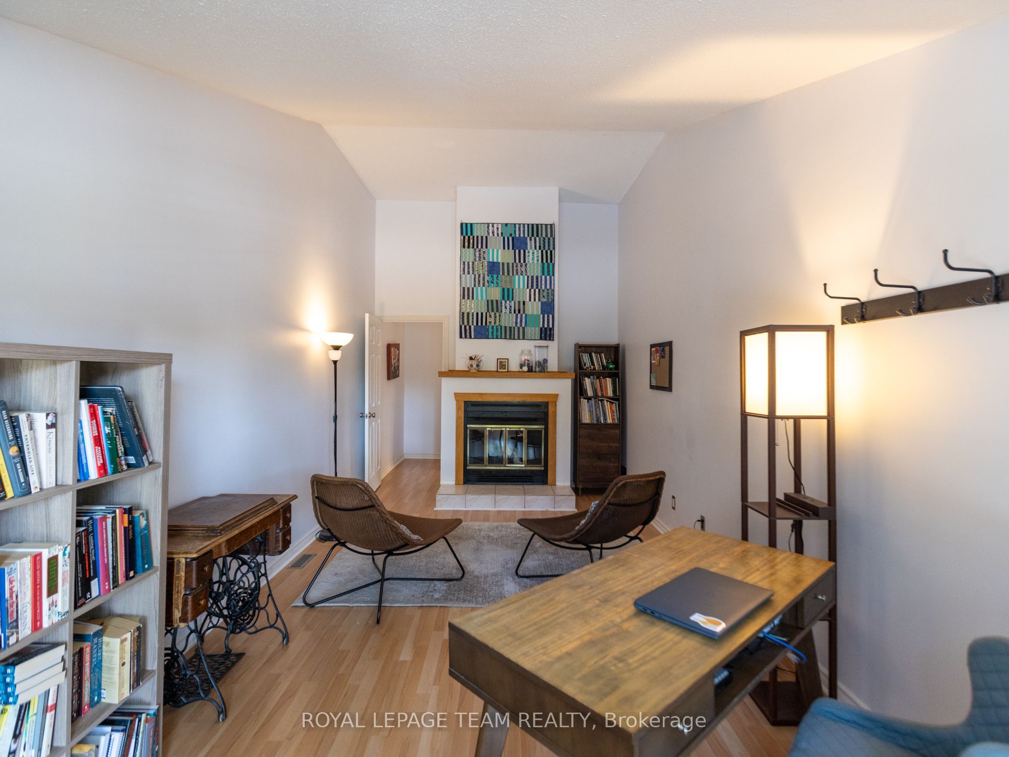 930 Alenmede Crescent Property Photo 14