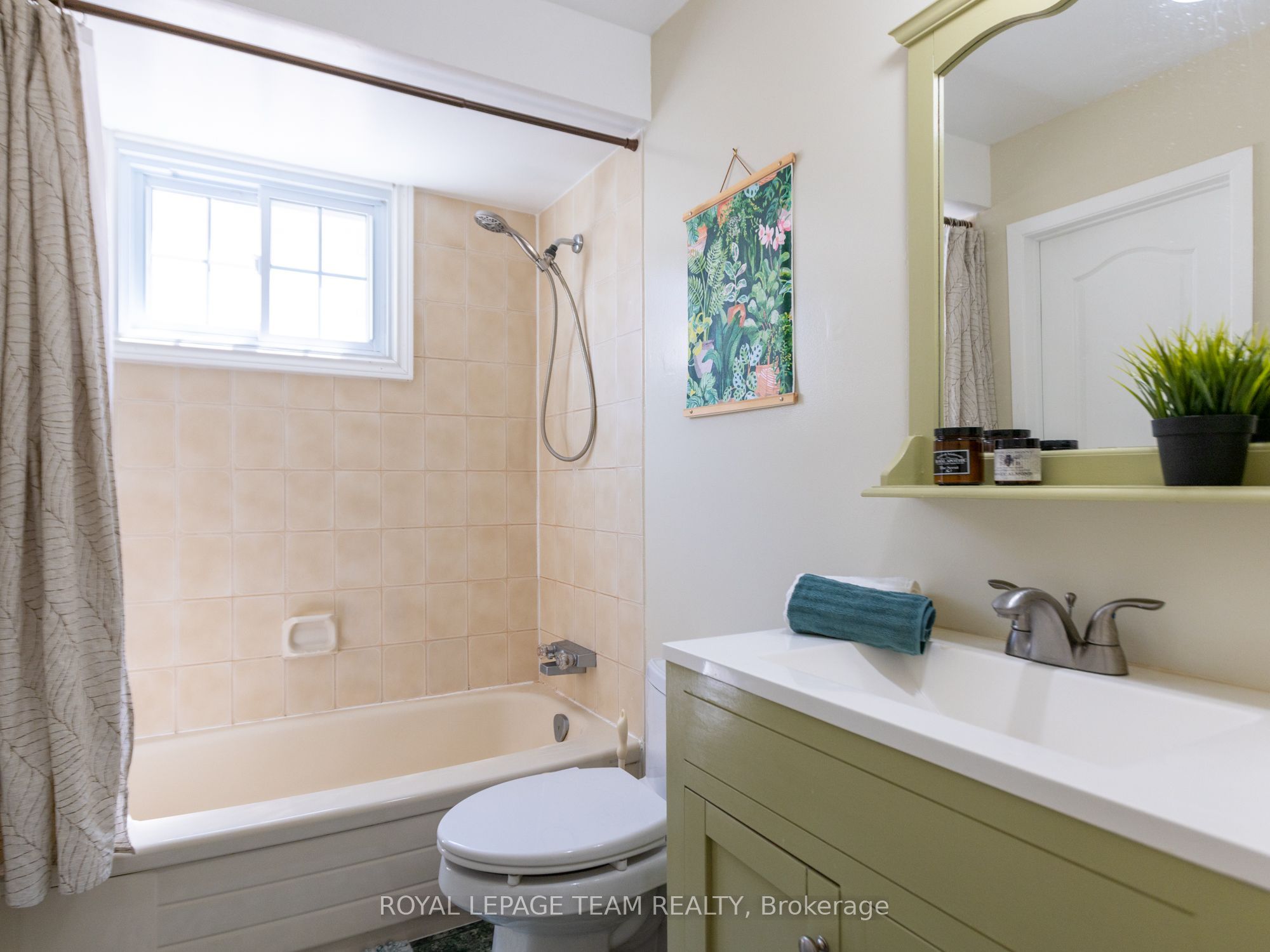 930 Alenmede Crescent Property Photo 18