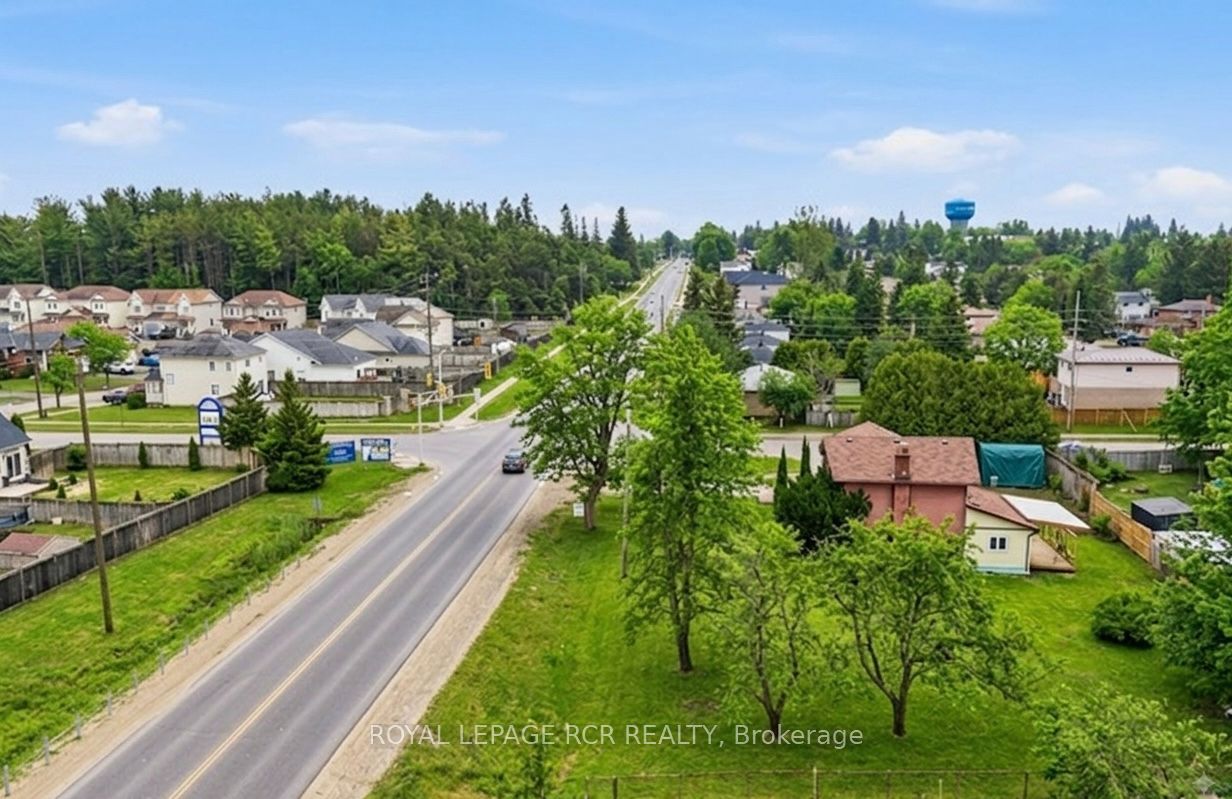 704 Owen Sound Street Property Photo 33