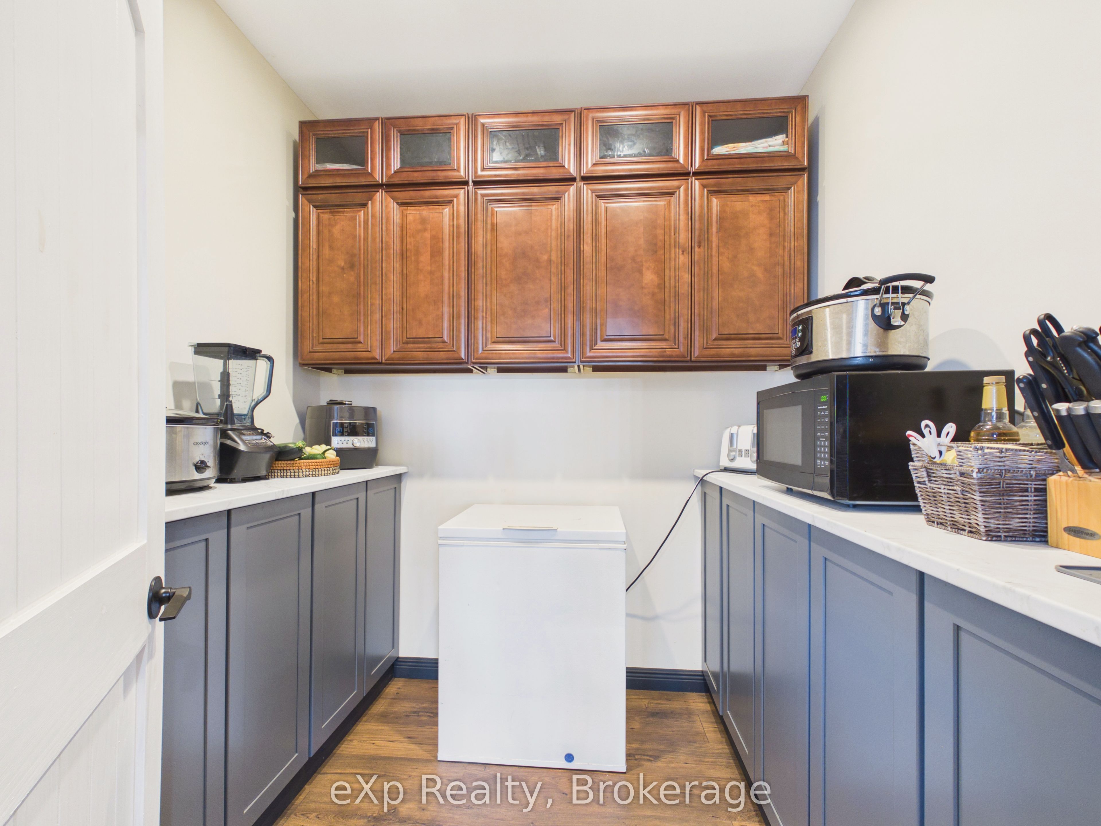 7 Weiss Drive Property Photo 12