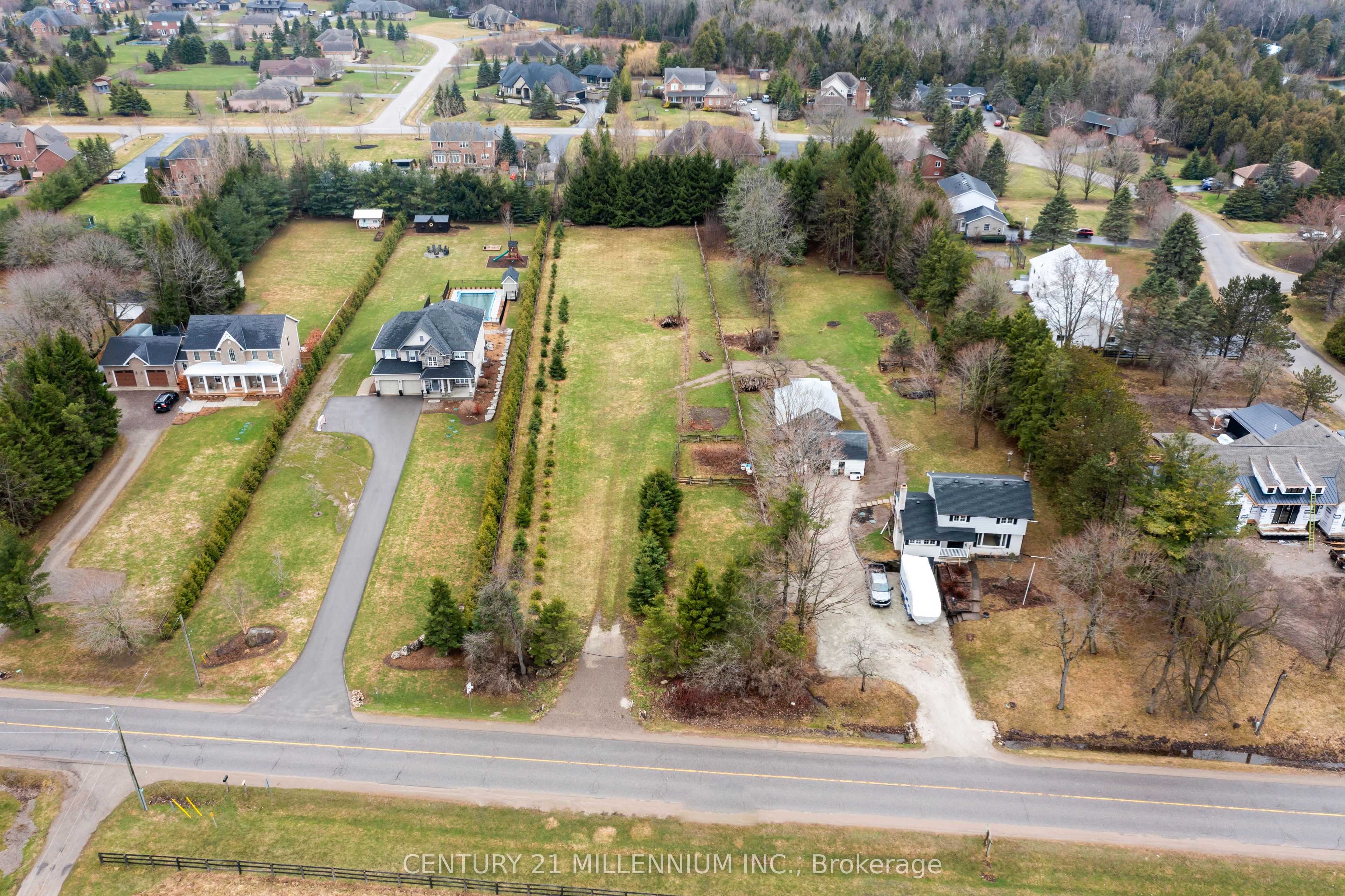 5358 Ninth Line Property Photo 1